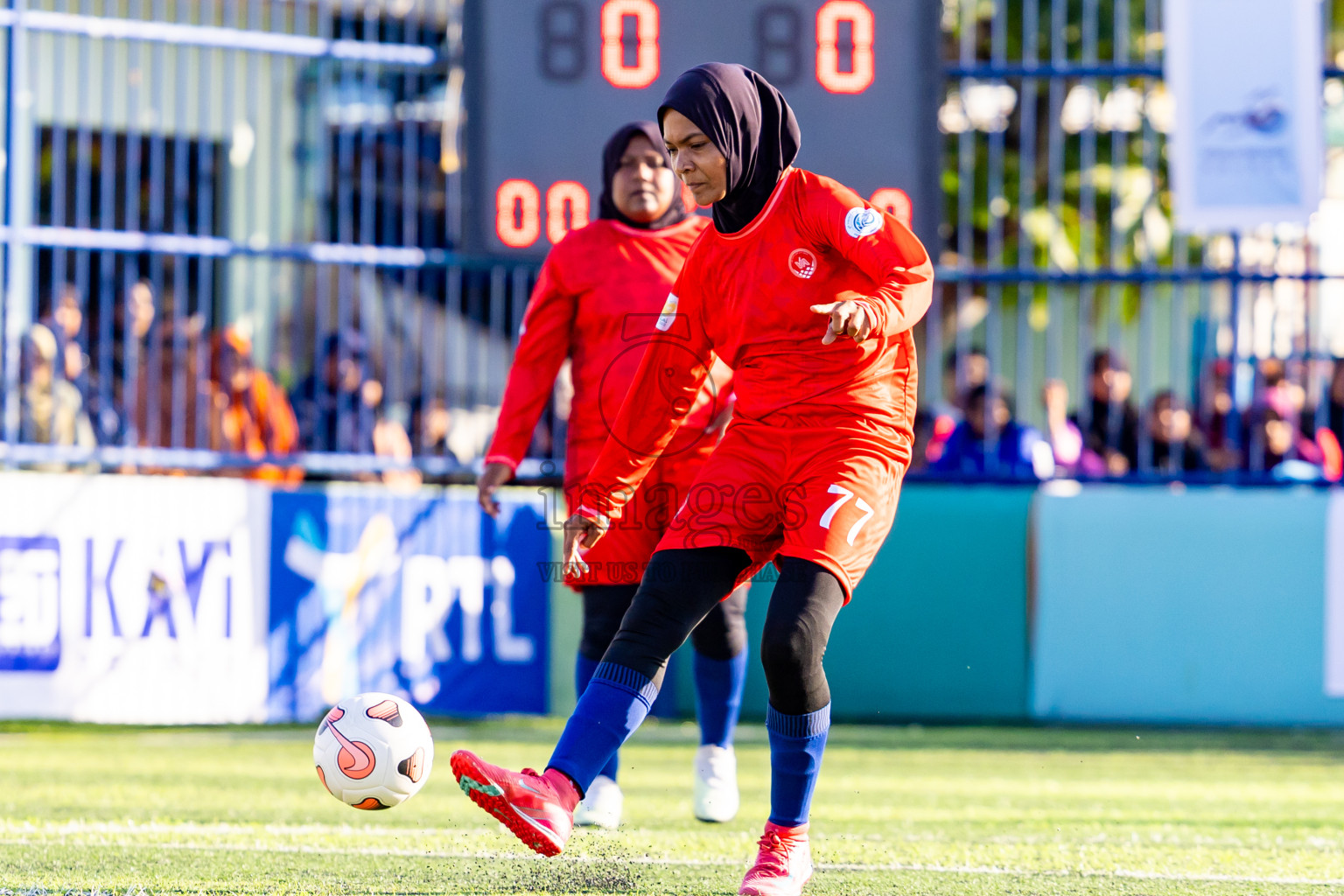 Dhonfanu vs Eydhafushi in Day 1 of Better in Baa Futsal Fiesta 2025 Woman's division held in B. Eydhafushi, Maldives on Wednesday, 5th November 2025. Photos: Nausham Waheed / images.mv