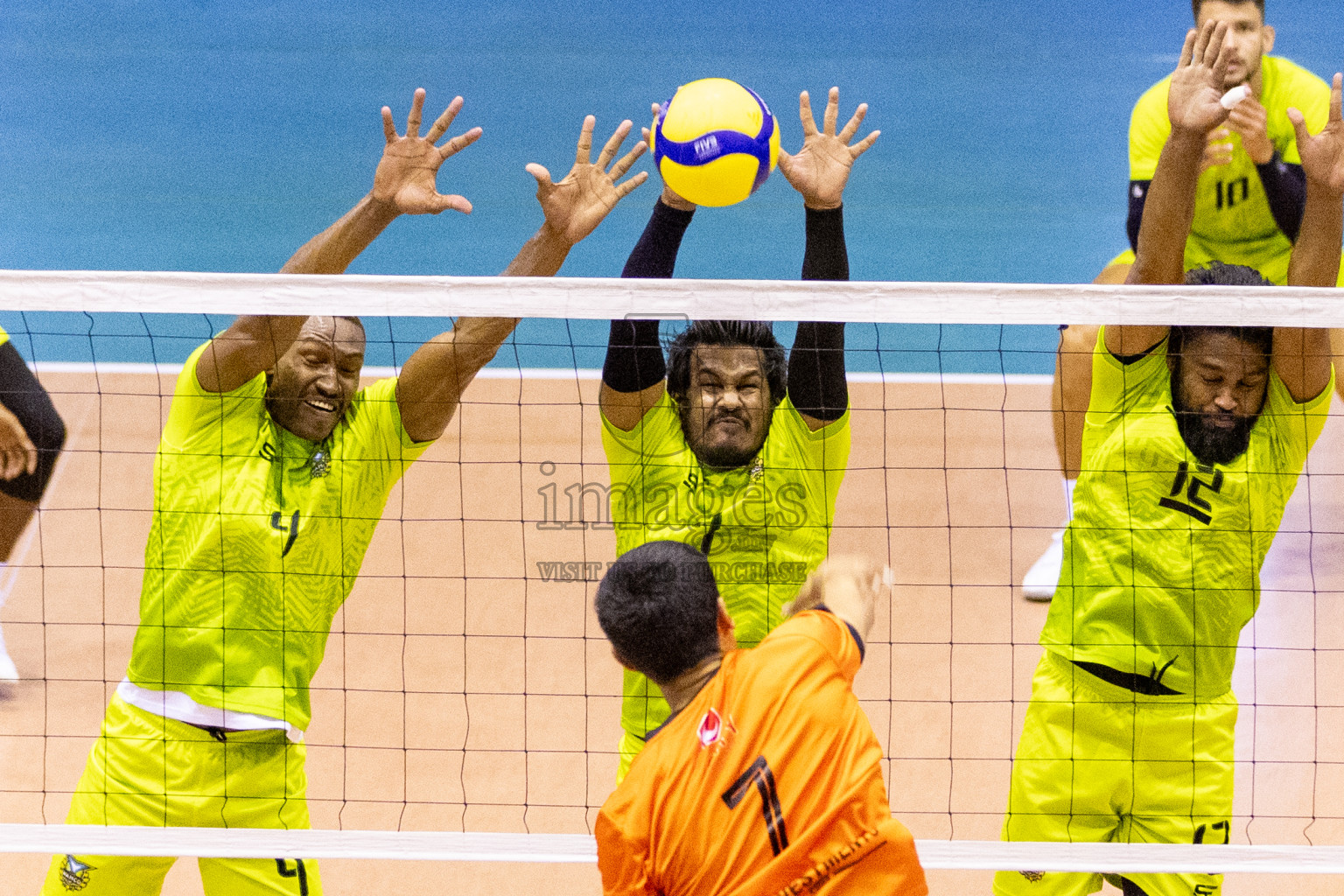 Final of Men's Division of Volleyball Association Cup 2023 held in Male', Maldives on Tuesday, 26th December 2023 at Social Center Indoor Hall Photos By: Nausham Waheed /images.mv