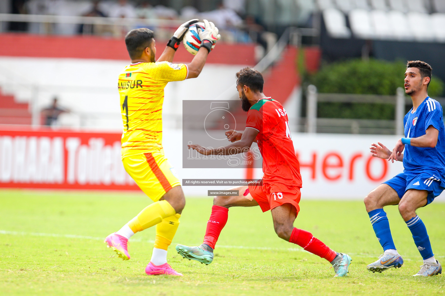 Kuwait vs Bangladesh in the Semi-final of SAFF Championship 2023 held in Sree Kanteerava Stadium, Bengaluru, India, on Saturday, 1st July 2023. Photos: Nausham Waheed, Hassan Simah / images.mv