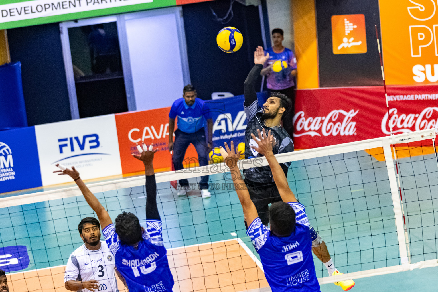 Dhivehi Sifainge Club vs Sun Sports Club in day 4 of VAM Cup 2026 held in Male', Maldives on Saturday, 15th August 2026 at Social Center Indoor Hall Photos By: Mohamed Mahfooz Moosa, Mohamed Shavir Rasheed / images.mv