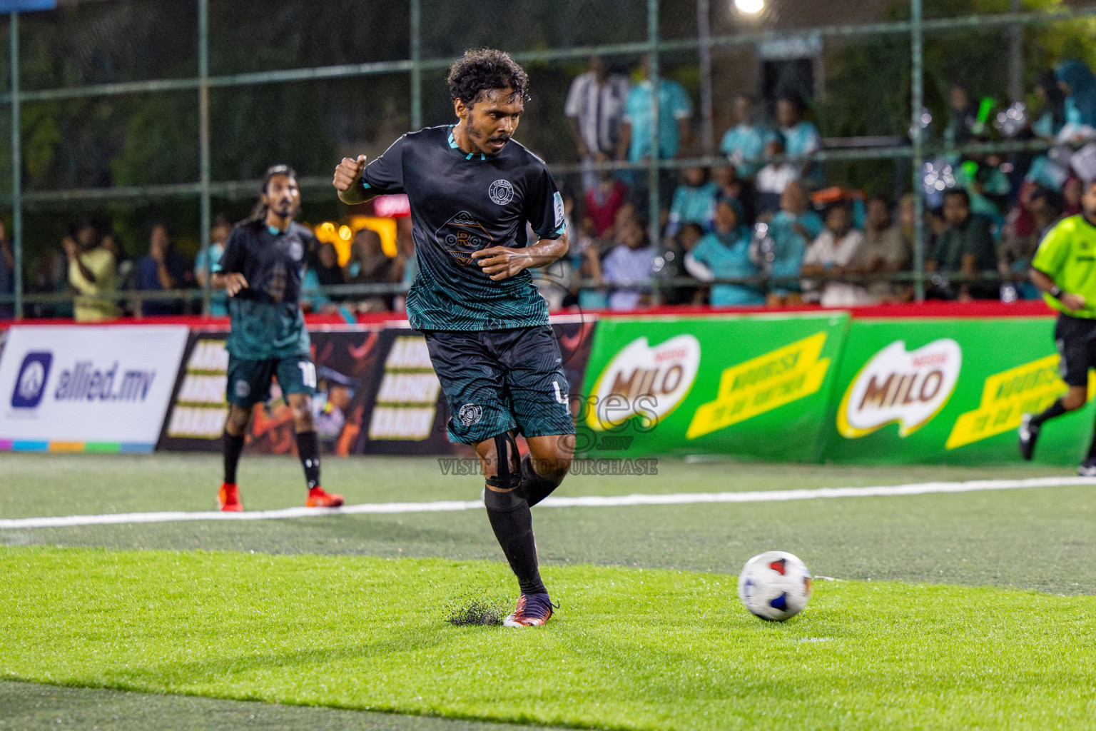 KHAARIJEE VS SDFC in Club Maldives Classic 2024 held in Rehendi Futsal Ground, Hulhumale', Maldives on Friday, 6th September 2024. 
Photos: Hassan Simah / images.mv