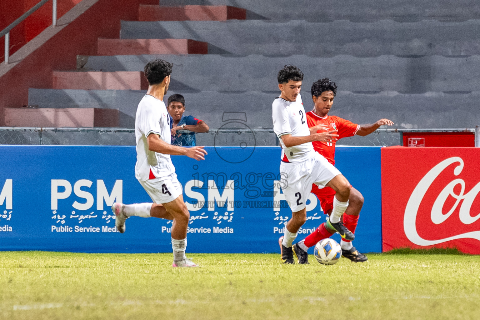 Maldives vs Palestine in an under 17 friendly held in National Football Stadium, Male', Maldives on Thursday, 13 November 2025. 
Photos: Mohamed Mahfooz Moosa / Images.mv
