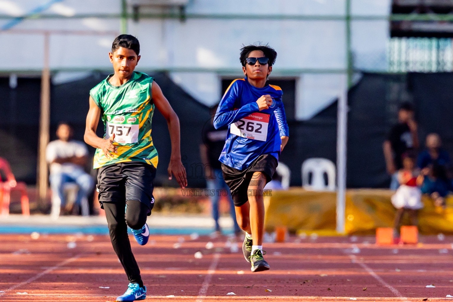 Day 2 of Inter-school Athletics Championship 2025 held in Ekuveni Synthetic Track, Male', Maldives on Tuesday, 07th October 2025. Photos by: Nausham Waheed / Images.mv