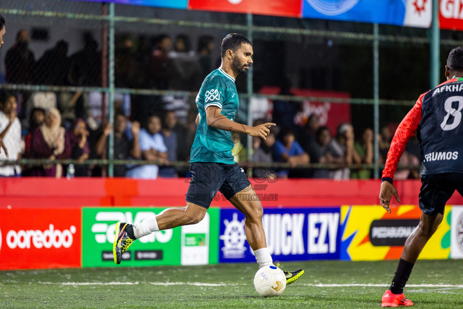 L Isdhoo VS L Maabaidhoo in Atoll Round Semi-Final on Day 22 of Golden Futsal Challenge 2025 was held on Sunday , 26th January 2025, in Hulhumale', Maldives. Photos: Nausham Waheed / images.mv