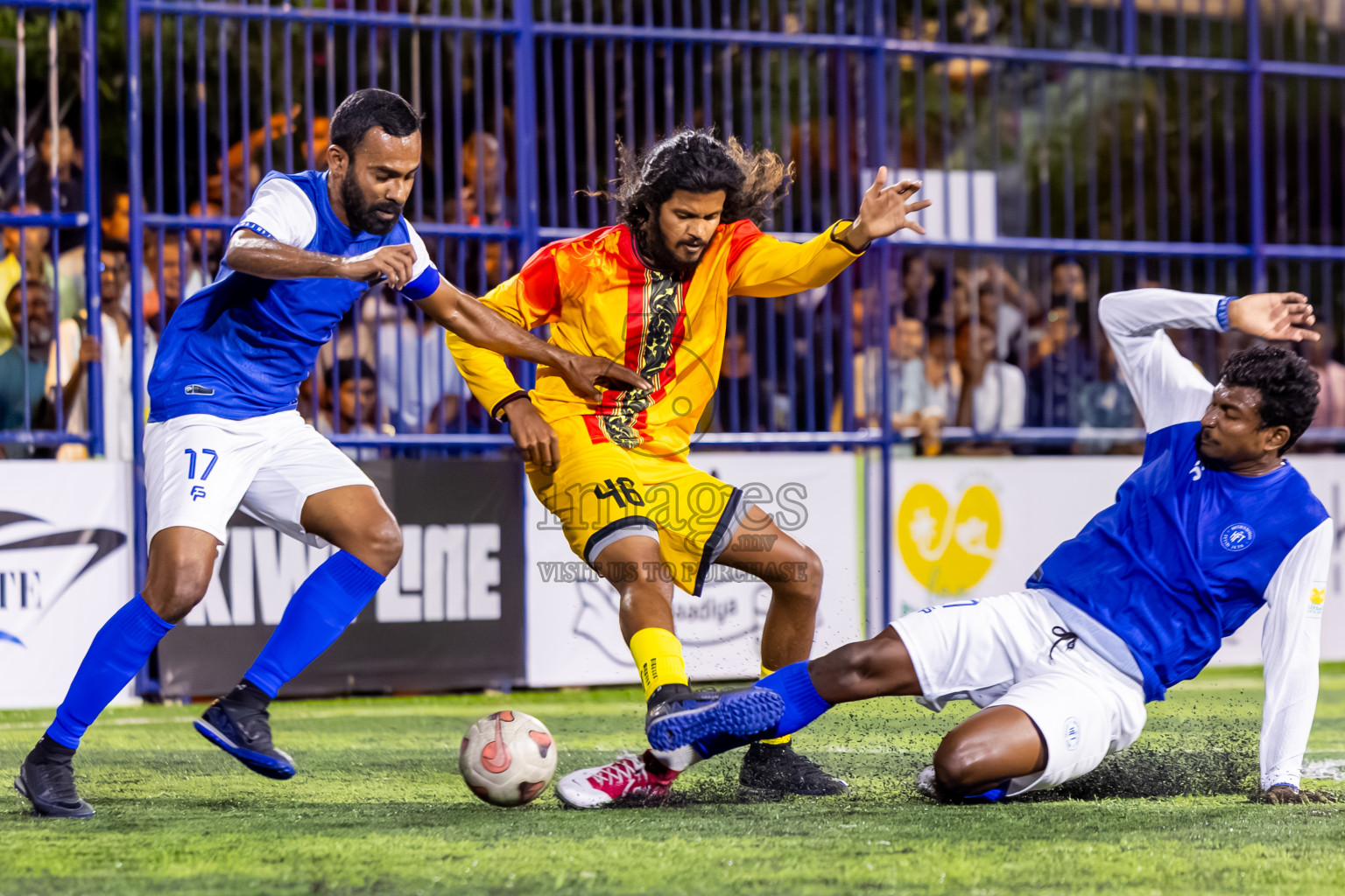 Hithaadhoo vs Thulhaadhoo in Day 5 of Better in Baa Futsal Fiesta 2025 Men's division held in B. Eydhafushi, Maldives on Sunday, 9th November 2025. Photos: Nausham Waheed / images.mv