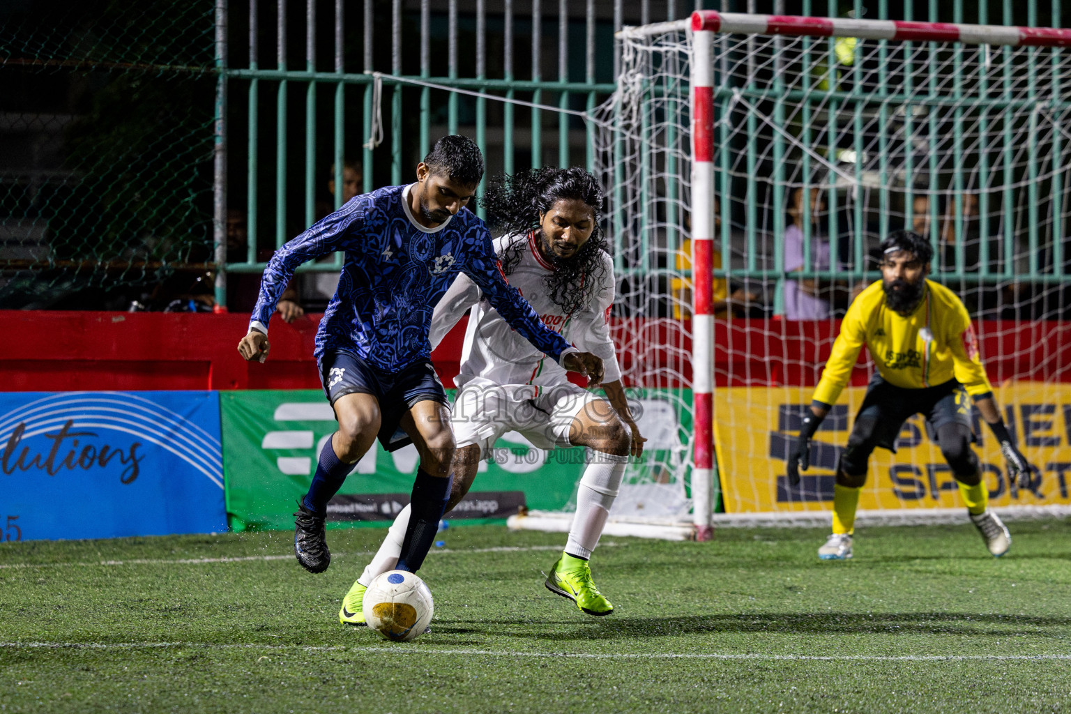 L. Isdhoo VS L. Mundoo in Day 18 of Golden Futsal Challenge 2025 was held on Wednesday, 22nd January 2025, in Hulhumale', Maldives. Photos: Nausham Waheed / images.mv