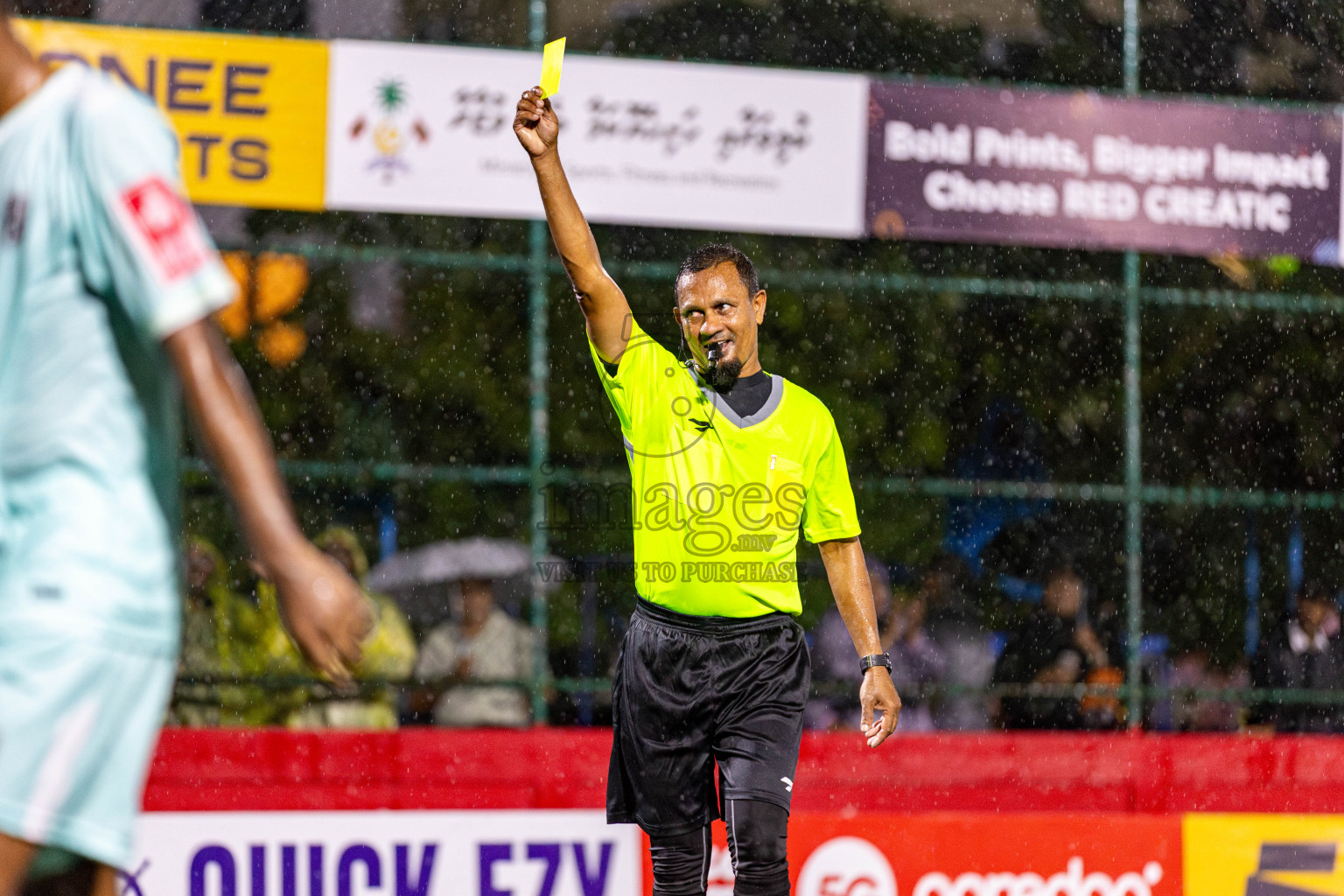 Lh. Hinnavaru VS Lh. Olhuvelifushi on Day 22 of Golden Futsal Challenge 2025 was held on Sunday, 26 January 2025, in Hulhumale', Maldives. 
Photos: Hassan Simah / images.mv