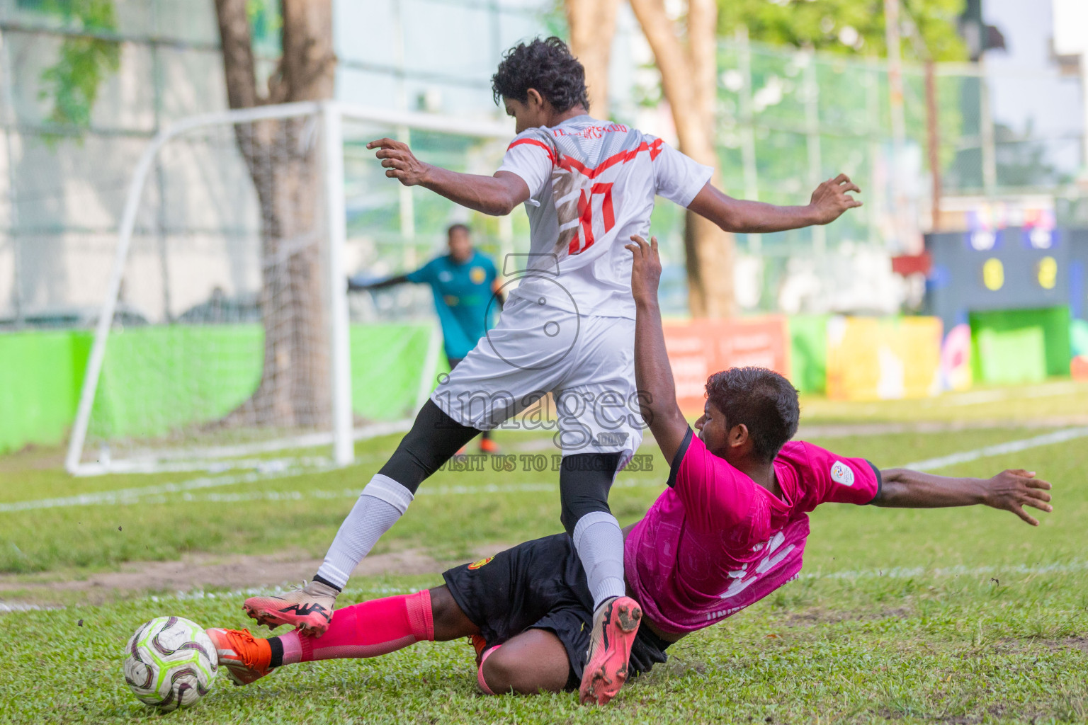 United Victory vs TC Sports Club in Day 7 of Dhivehi Youth League 2024 held at Henveiru Stadium on Sunday, 1st December 2024. Photos: Shuu Abdul Sattar, / Images.mv