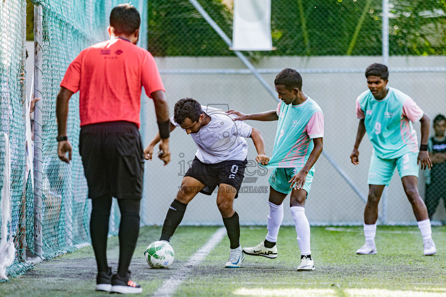Resort League 2025 Raa Zone - Final Match
Joali vs kothaifaru in Resort League 2025 (Raa Zone) was held on Thursday, 21th august 2025 in JOALI Maldives Resort, Raa Atoll, Maldives. Photos: Areef Adam / images.mv