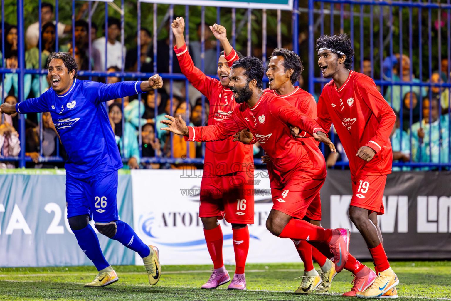 Goidhoo vs Dhonfan in Quater Finals of Better in Baa Futsal Fiesta 2025 Men's division held in B. Eydhafushi, Maldives on Thursday, 13th November 2025. Photos: Nausham Waheed / images.mv