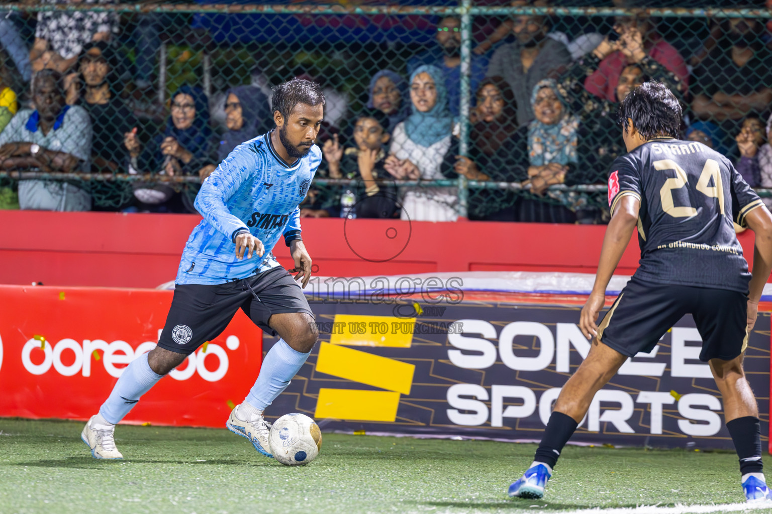 HA Dhidhdhoo vs HDh Neykurendhoo in Zone Round on Day 31 of Golden Futsal Challenge 2025 was held on Tuesday, 4th February 2025, in Hulhumale', Maldives.
Photos: Ismail Thoriq / images.mv