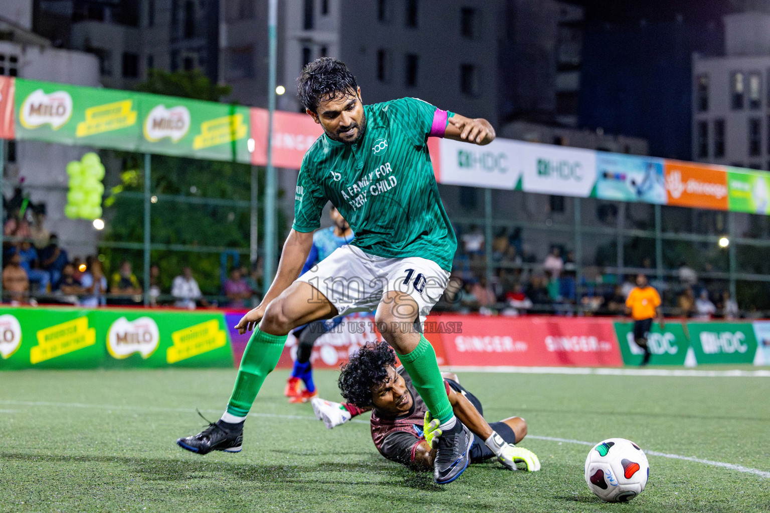 TEAM BADHAHI vs THAULEEMEE GULHUN in Club Maldives Classic 2024 held in Rehendi Futsal Ground, Hulhumale', Maldives on Monday, 16th September 2024. Photos: Shu / images.mv