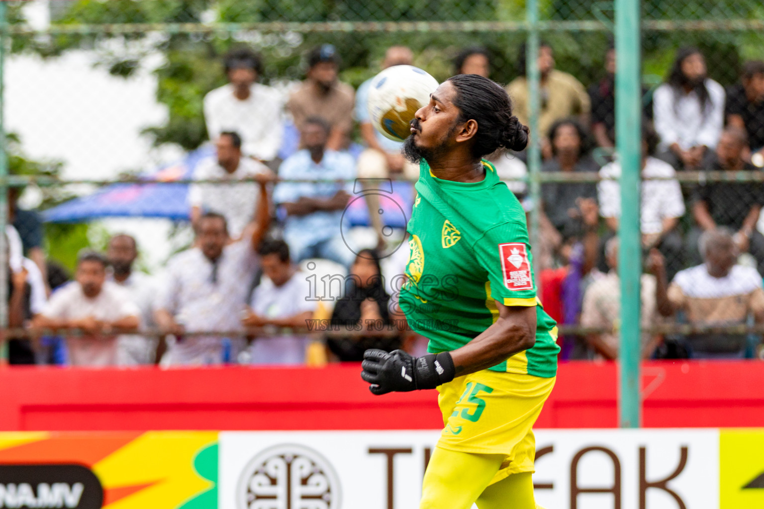 GDh Vaadhoo VS GDh Thinadhoo in Atoll Round Semi-Final on Day 20 of Golden Futsal Challenge 2025 was held on Friday, 24 January 2025, in Hulhumale', Maldives. Photos: Hassan Simah / images.mv