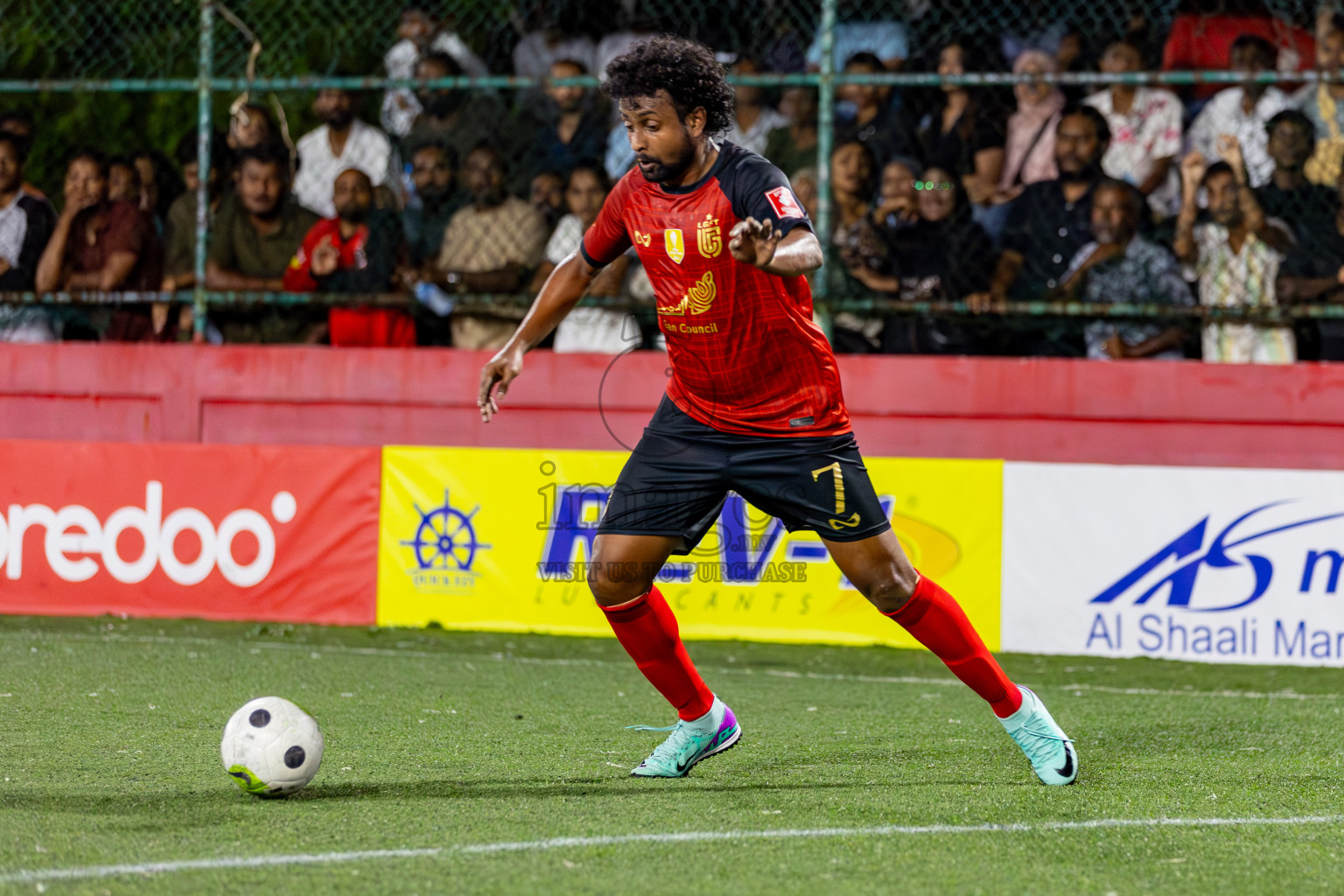 L. Isdhoo VS L. Gan on Day 33 of Golden Futsal Challenge 2024, held on Sunday, 18th February 2024, in Hulhumale', Maldives Photos: Hassan Simah / images.mv