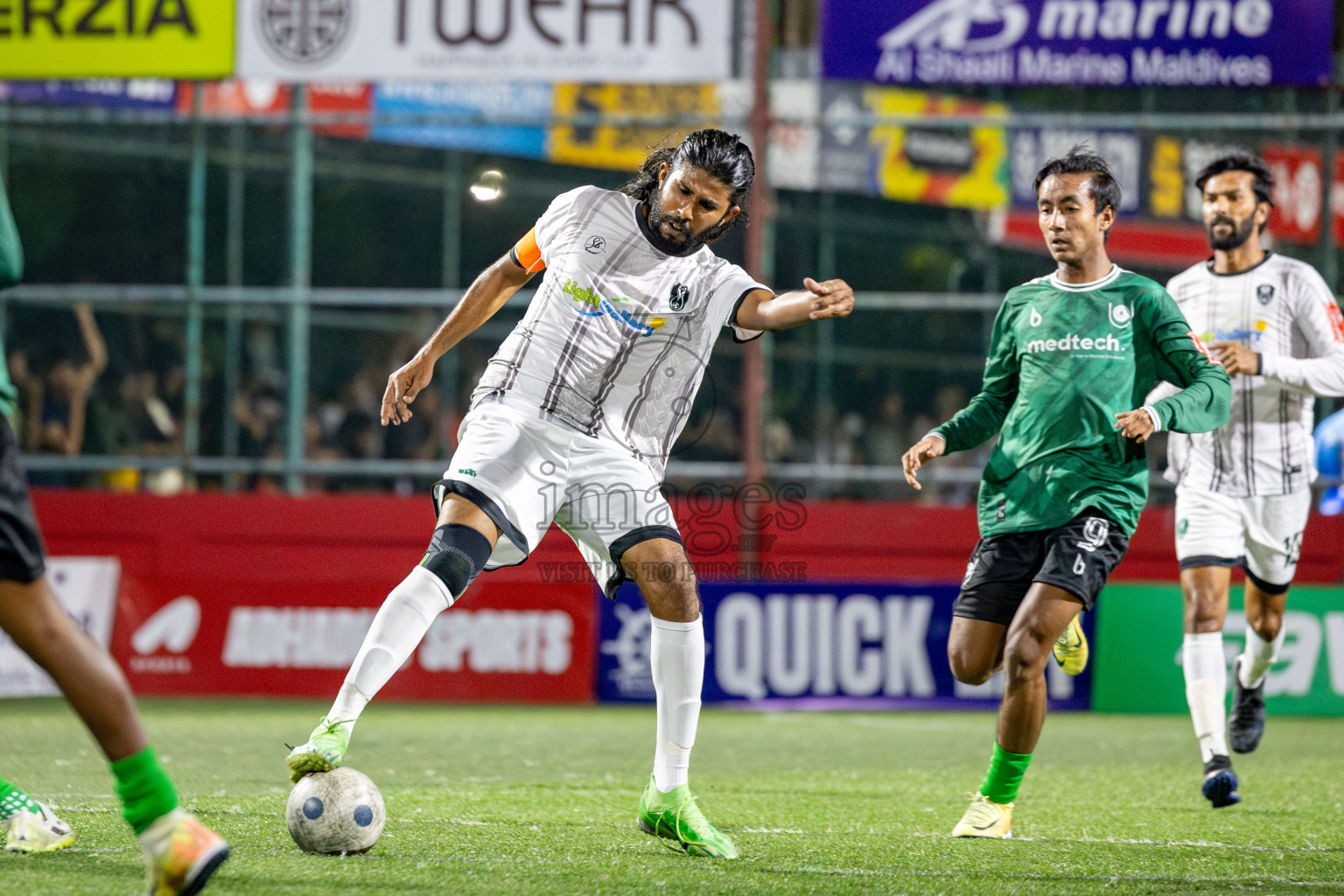 R. Dhuvaafaru VS N. Miladhoo in zone round on Day 32 of Golden Futsal Challenge 2025 was held on Wednesday , 5th February 2025, in Hulhumale', Maldives. 
Photos: Hassan Simah / images.mv