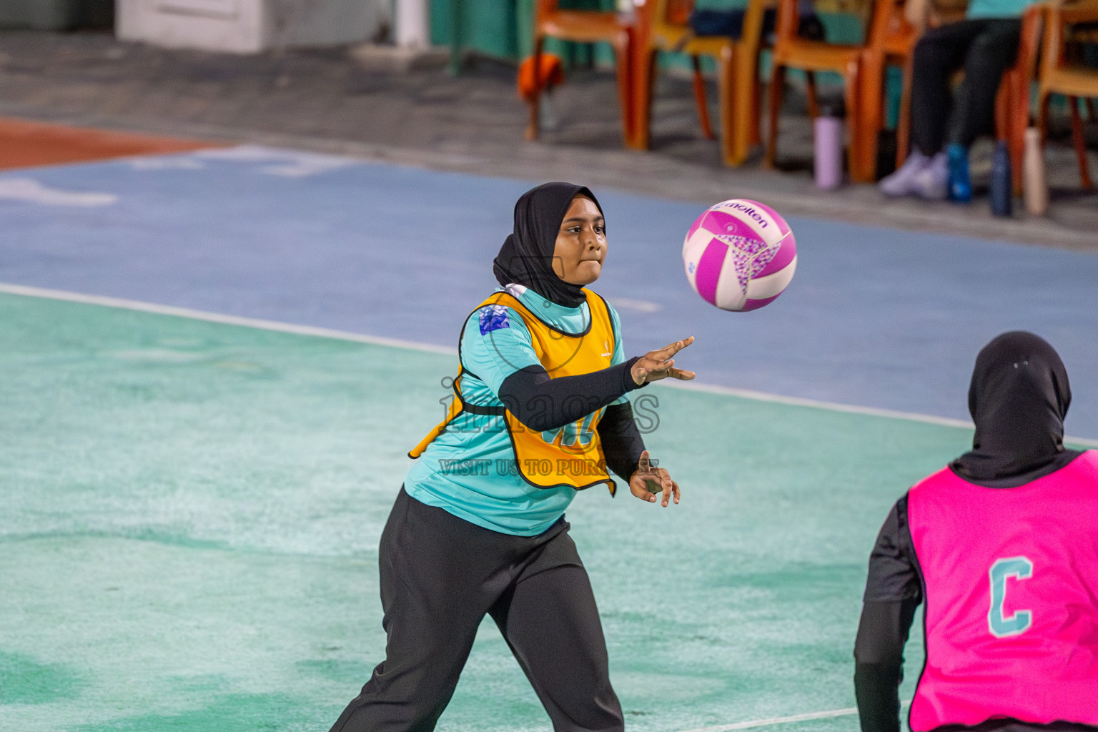 MV Netters vs United Unity Sports Club in Division 2 of of National Netball Tournament 2025 held in Ekuveni Netball Court at Male', Maldives on Thursday, 22nd May 2025. Photos: Mohamed Mahfooz Moosa / images.mv