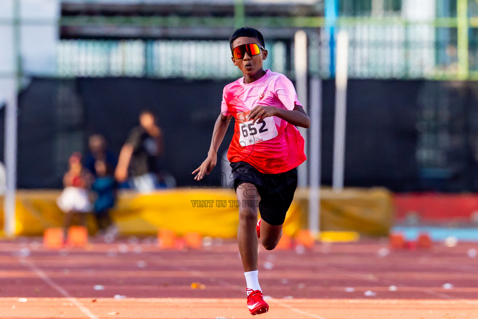 Day 2 of Inter-school Athletics Championship 2025 held in Ekuveni Synthetic Track, Male', Maldives on Tuesday, 07th October 2025. Photos by: Nausham Waheed / Images.mv