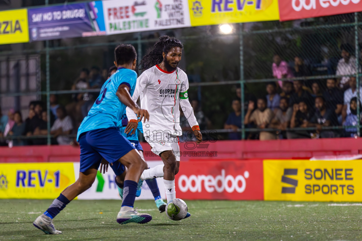 L Maamendhoo vs L Isdhoo in Day 12 of Golden Futsal Challenge 2024 was held on Friday, 26th January 2024, in Hulhumale', Maldives
Photos: Ismail Thoriq / images.mv