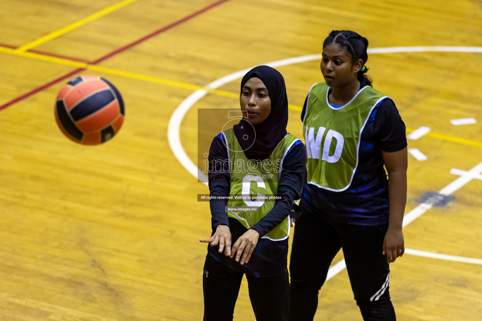 Lorenzo Sports Club vs Youth United Sports Club in the Milo National Netball Tournament 2022 on 20 July 2022, held in Social Center, Male', Maldives. Photographer: Hassan Simah / Images.mv