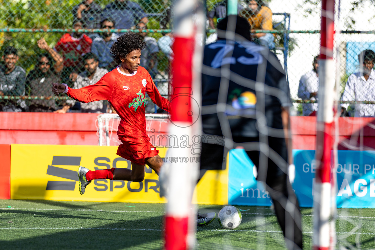 Th. Buruni vs Th. Gaadhiffushi in Day 6 of Golden Futsal Challenge 2024 was held on Saturday, 20th January 2024, in Hulhumale', Maldives 
Photos: Hassan Simah / images.mv