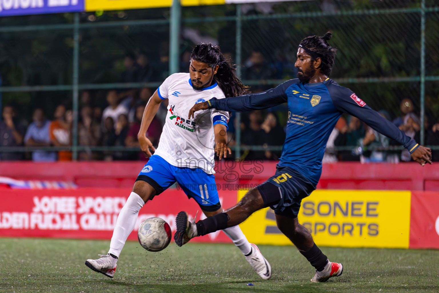 Th Guraidhoo vs Th Veymandoo in Day 15 of Golden Futsal Challenge 2024 was held on Monday, 29th January 2024, in Hulhumale', Maldives
Photos: Ismail Thoriq / images.mv