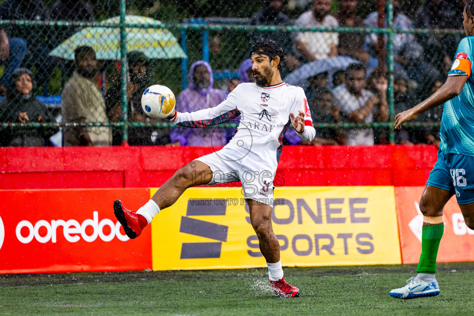 R Inguraidhoo vs R Dhuvaafaru in Day 10 of Golden Futsal Challenge 2025 was held on Tuesday, 14th January 2025, in Hulhumale', Maldives Photos: Nausham Waheed / images.mv