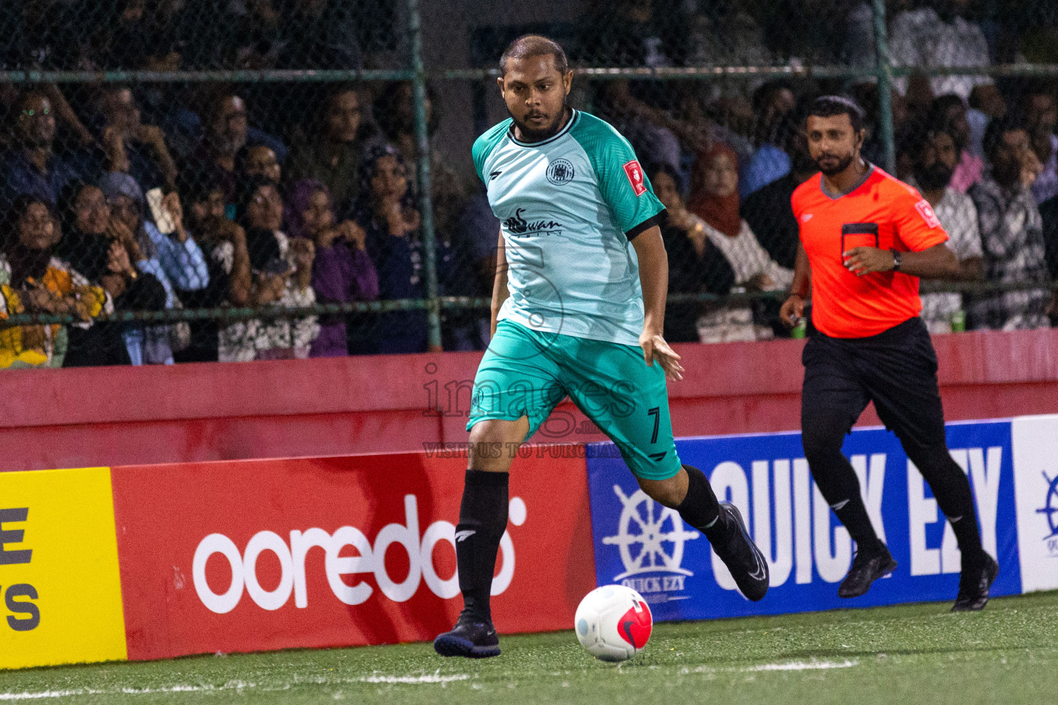 HA Thakandhoo vs HA Dhidhdhoo in Day 5 of Golden Futsal Challenge 2024 was held on Friday, 19th January 2024, in Hulhumale', Maldives
Photos: Ismail Thoriq / images.mv