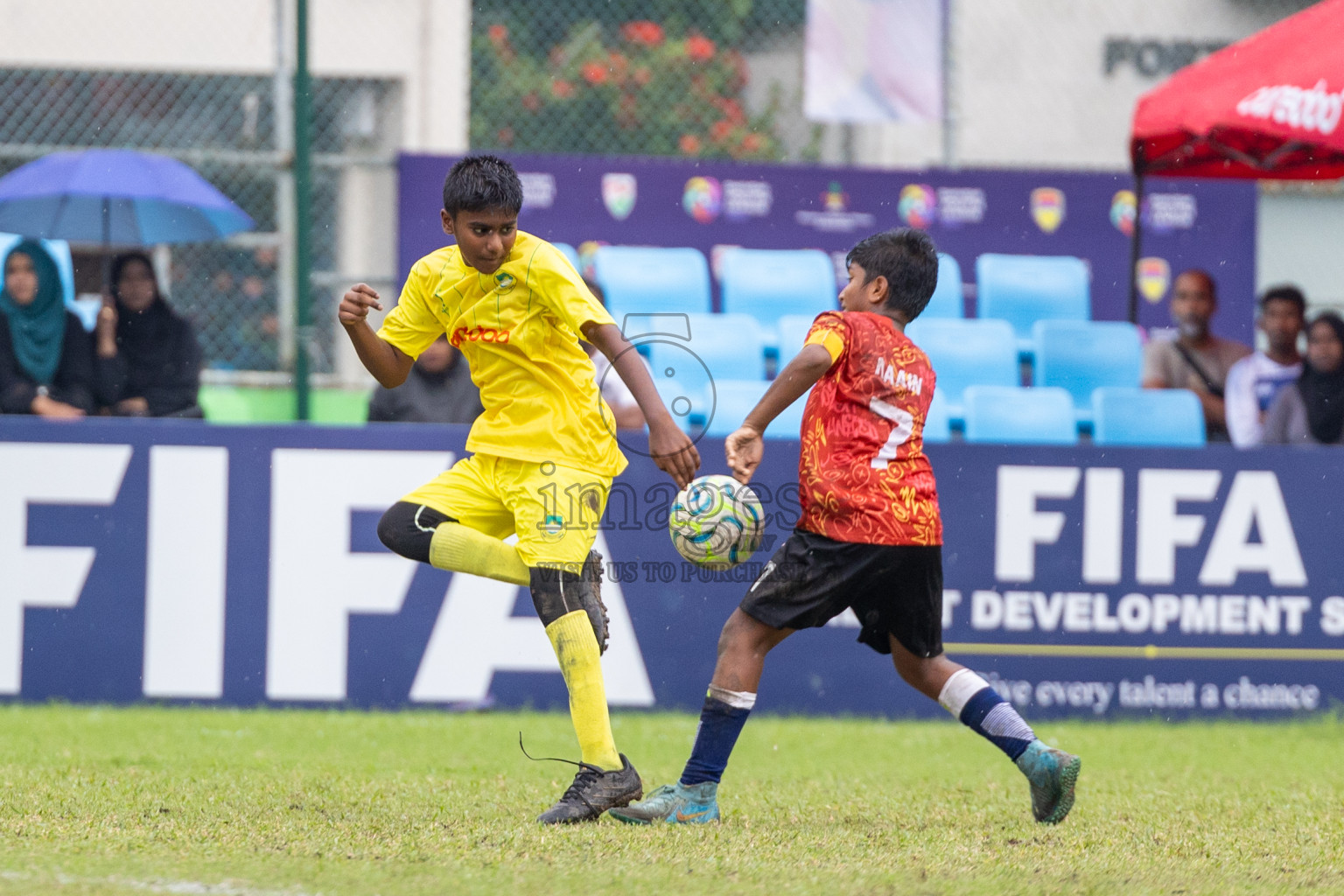 Maziya SRC vs Super United Sports (U12)  in day 6 of Dhivehi Youth League 2024 held at Henveiru Stadium on Saturday 30th November 2024. Photos: Ismail Thoriq / Images.mv