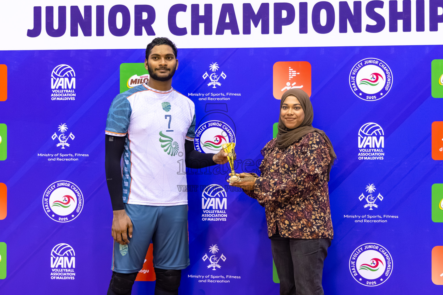 ADh. Maamigili vs Lh. Naifaru in the Finals of MILO Raajje Volley Junior Championship 2025 (U19 Boys) was held in Social Center Indoor Hall, Maldives on Sunday, 28th September 2025. Photos: Mohamed Mahfooz Moosa / images.mv