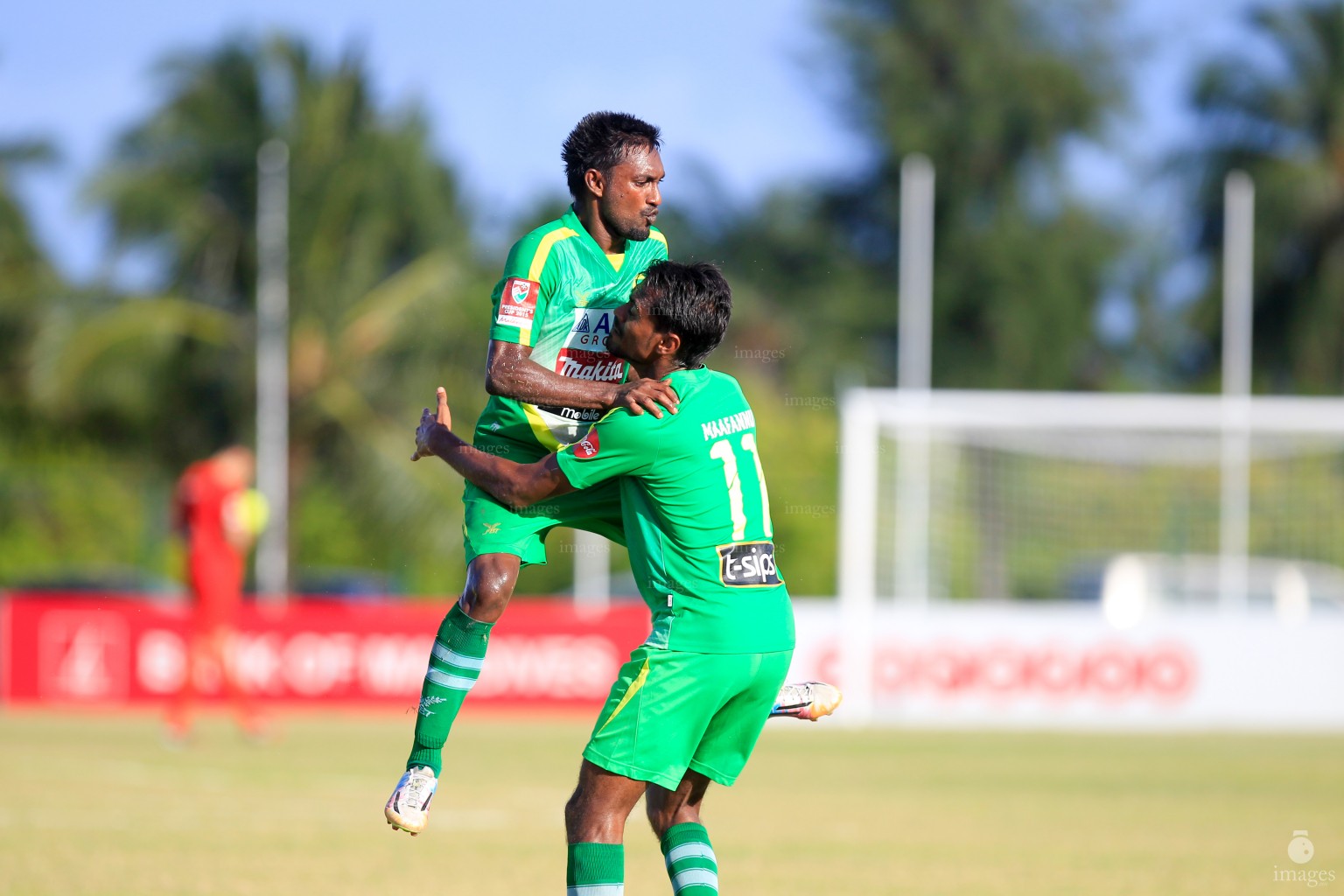 President's Cup finals between New Radiant Sports Club and Maziya Sports and Recreation Club, Male, Maldives, Saturday, October. 10, 2015.  (Images.mv Photo/ Mohamed Ahsan).