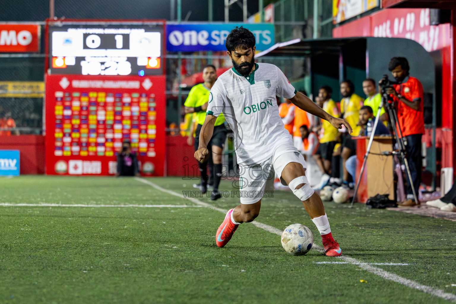 GA. Villingili VS Dhadimagu in zone round on Day 32 of Golden Futsal Challenge 2025 was held on Wednesday , 5th February 2025, in Hulhumale', Maldives. 
Photos: Hassan Simah / images.mv