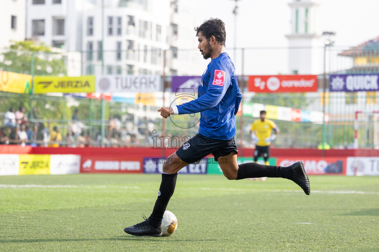 K Gaafaru vs K Himmafushi in Day 15 of Golden Futsal Challenge 2025 was held on Sunday, 19th January 2025, in Hulhumale', Maldives. Photos: Mohamed Mahfooz Moosa / images.mv