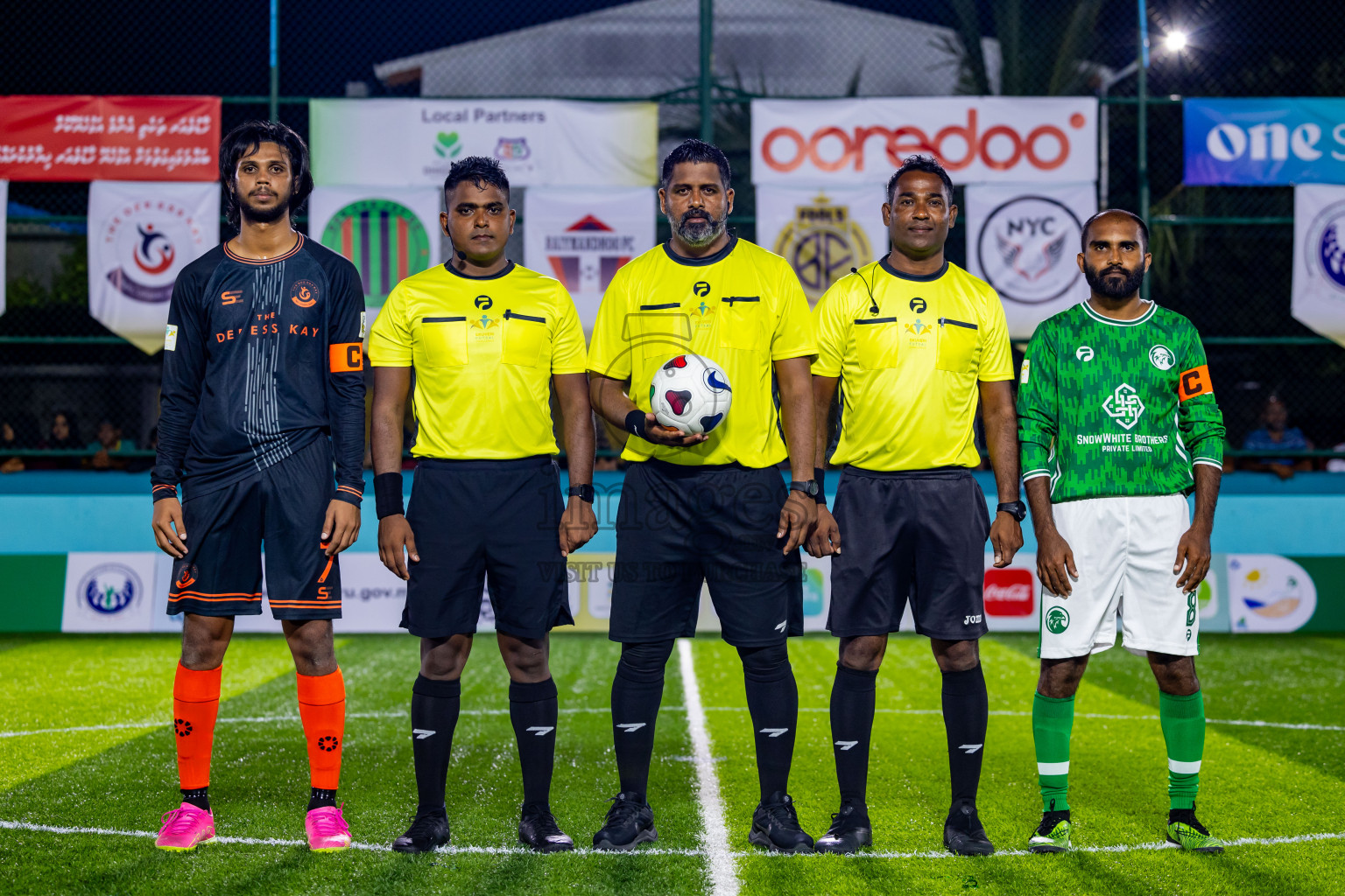 Dee Ess Kay vs FC Baaz in Day 1 of Laamehi Dhiggaru Ekuveri Futsal Challenge 2024 was held on Friday, 26th July 2024, at Dhiggaru Futsal Ground, Dhiggaru, Maldives Photos: Nausham Waheed / images.mv