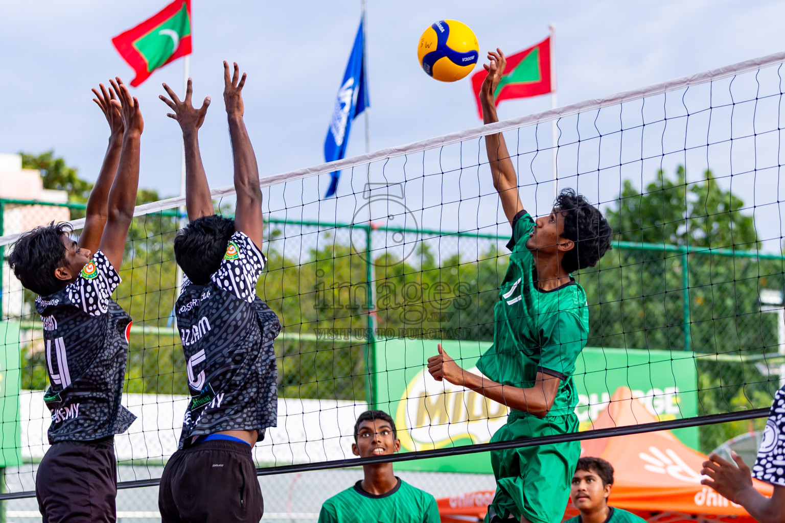 Sports Club Dhirun vs Goodies Sports Club in Milo National Junior Volleyball Championship 2025 Day 3 was held on Monday, 24th November 2025 at Ekuveni Turf Court Male', Maldives. Photos: Nausham Waheed / images.mv