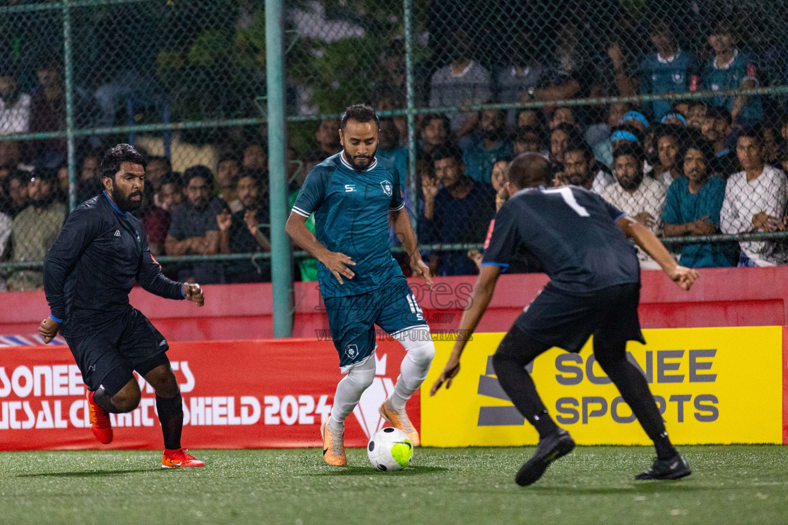 R Dhuvaafaru vs R Alifushi in Golden Futsal Challenge 2024 was held on Tuesday, 16th January 2024, in Hulhumale', Maldives
Photos: Ismail Thoriq / images.mv