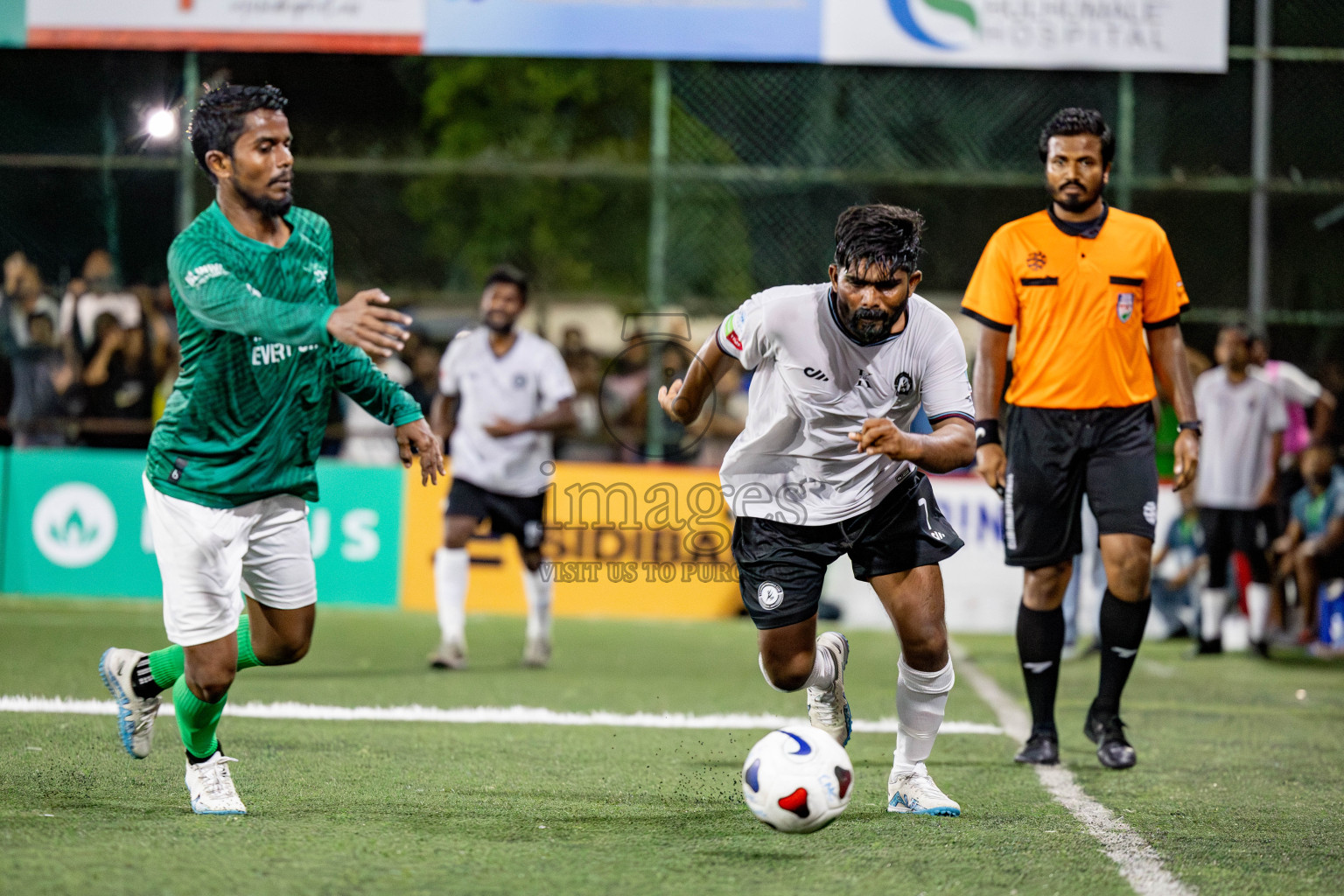 TEAM BADHAHI vs KULHIVARU VUZARA CLUB in the Semi-finals of Club Maldives Classic 2024 held in Rehendi Futsal Ground, Hulhumale', Maldives on Tuesday, 19th September 2024. 
Photos: Ismail Thoriq / images.mv