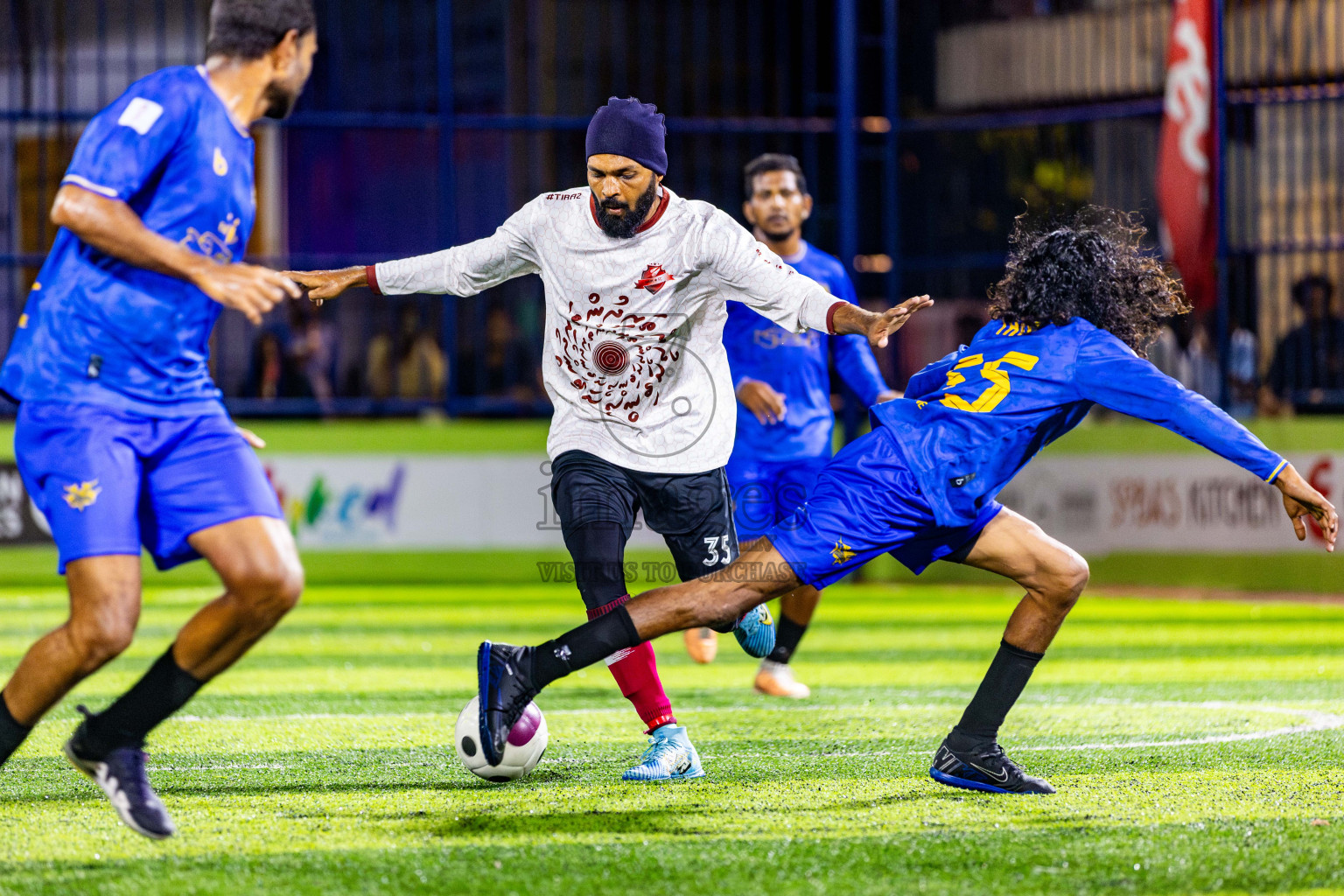 Dhunthari FC vs Friends in Day 6 of Eydhafushi Futsal Cup 2024 was held on Saturday, 13th April 2024, in B Eydhafushi, Maldives Photos: Nausham Waheed / images.mv