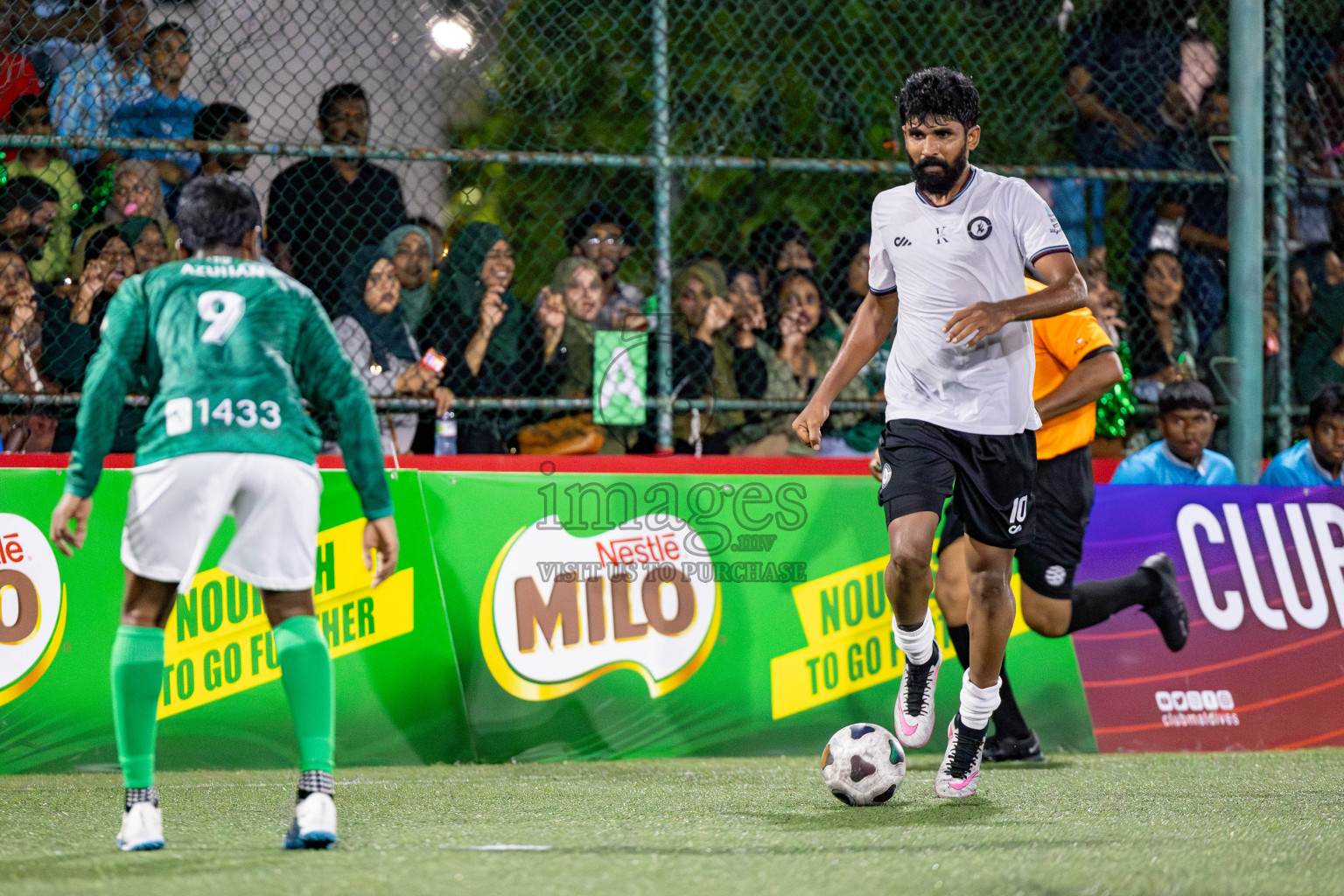 TEAM BADHAHI vs KULHIVARU VUZARA CLUB in the Semi-finals of Club Maldives Classic 2024 held in Rehendi Futsal Ground, Hulhumale', Maldives on Tuesday, 19th September 2024. 
Photos: Ismail Thoriq / images.mv