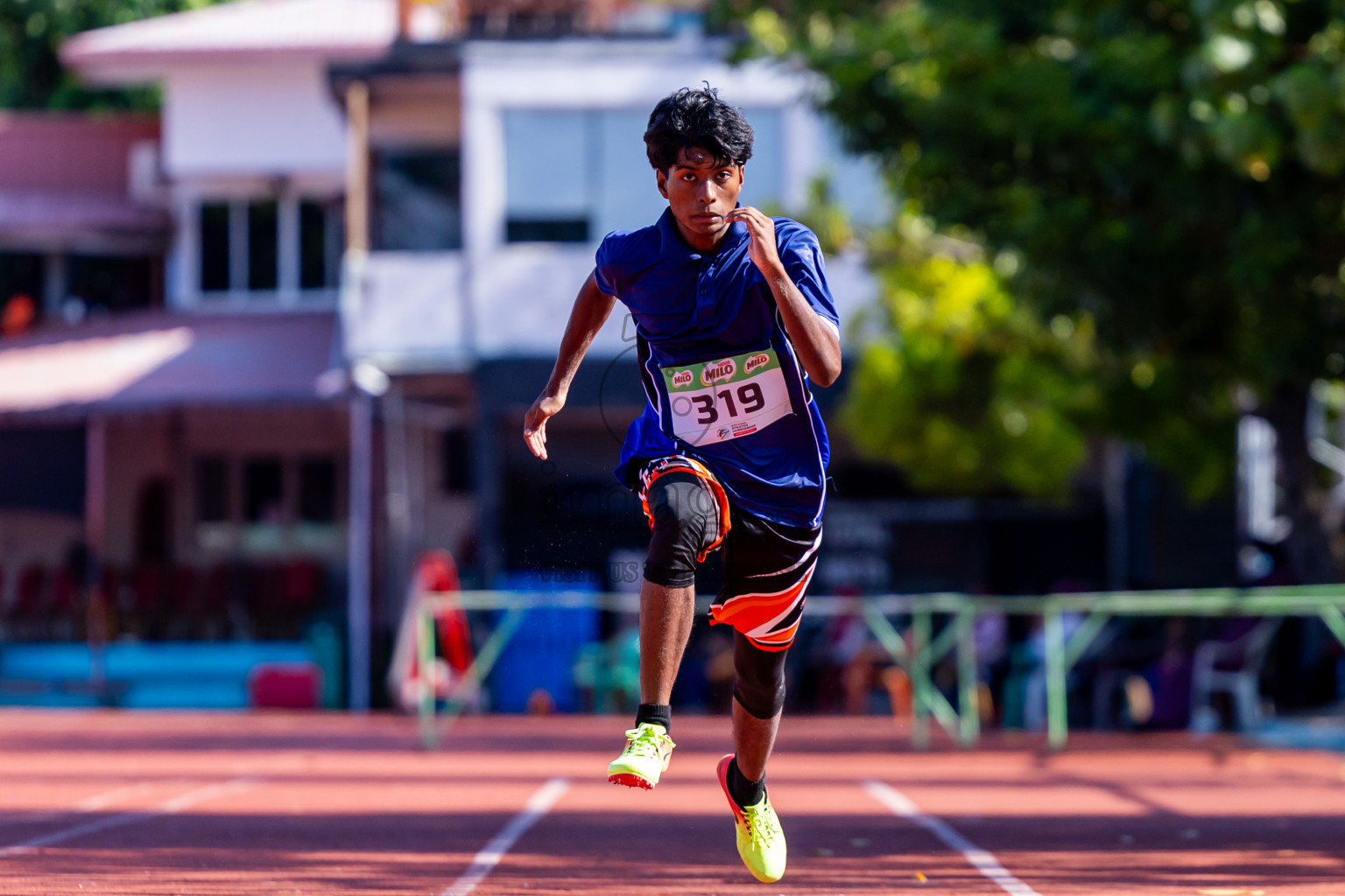Day 2 of Inter-school Athletics Championship 2025 held in Ekuveni Synthetic Track, Male', Maldives on Tuesday, 07th October 2025. Photos by: Nausham Waheed / Images.mv