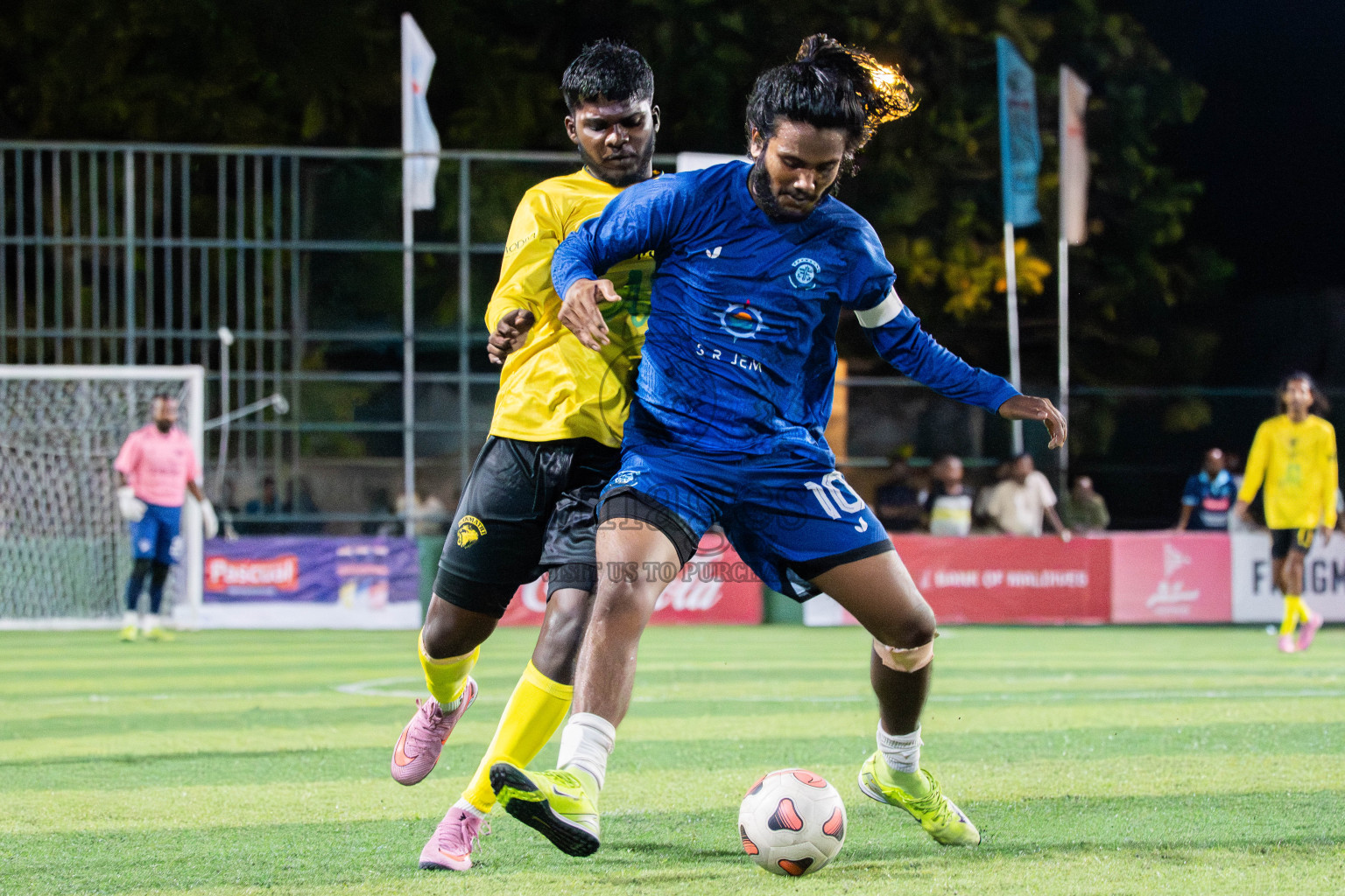 Foemathi JR VS Kanmathi SC in Day 3 - Fonadhoo Youth Futsal Challenge 2025 held in Fonadhoo Futsal Stadium, L. Fonadhoo, Maldives on Tuesdat, 28th October 2025 Photos: Arif Rasheed / images.mv