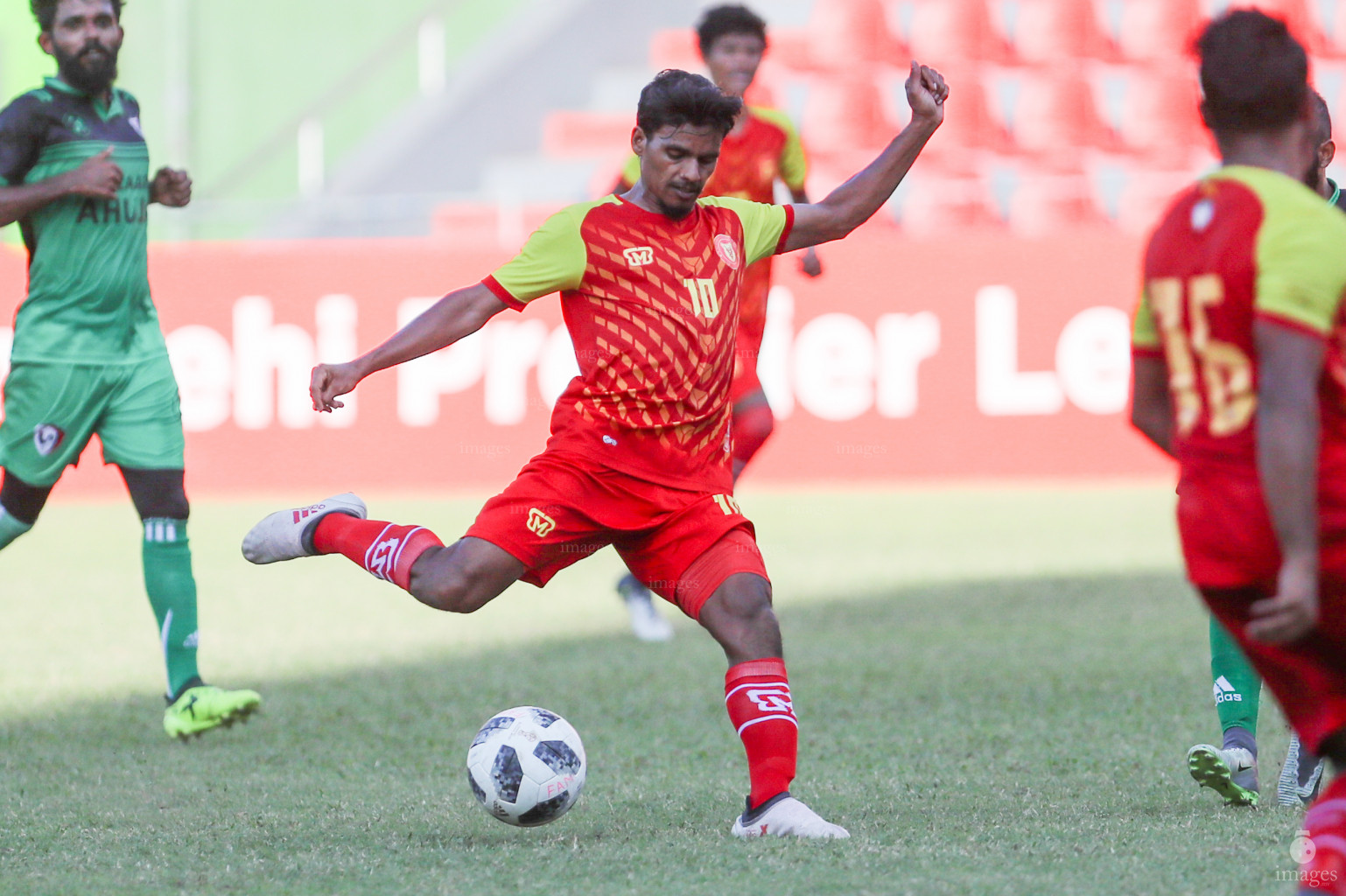 Victory Sports Club vs Thimarafushi in Dhiraagu Dhivehi Premier League 2018 in Male, Maldives, Thursday October 18, 2018. (Images.mv Photo/Suadh Abdul Sattar)