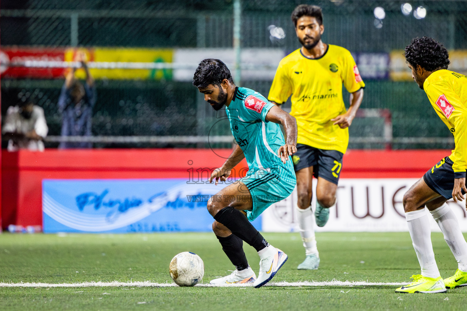 S Feydhoo vs Gdh Gadhdhoo in Zone round Day 28 of Golden Futsal Challenge 2025 was held on Saturday , 1st February 2025, in Hulhumale', Maldives. Photos: Nausham Waheed / images.mv