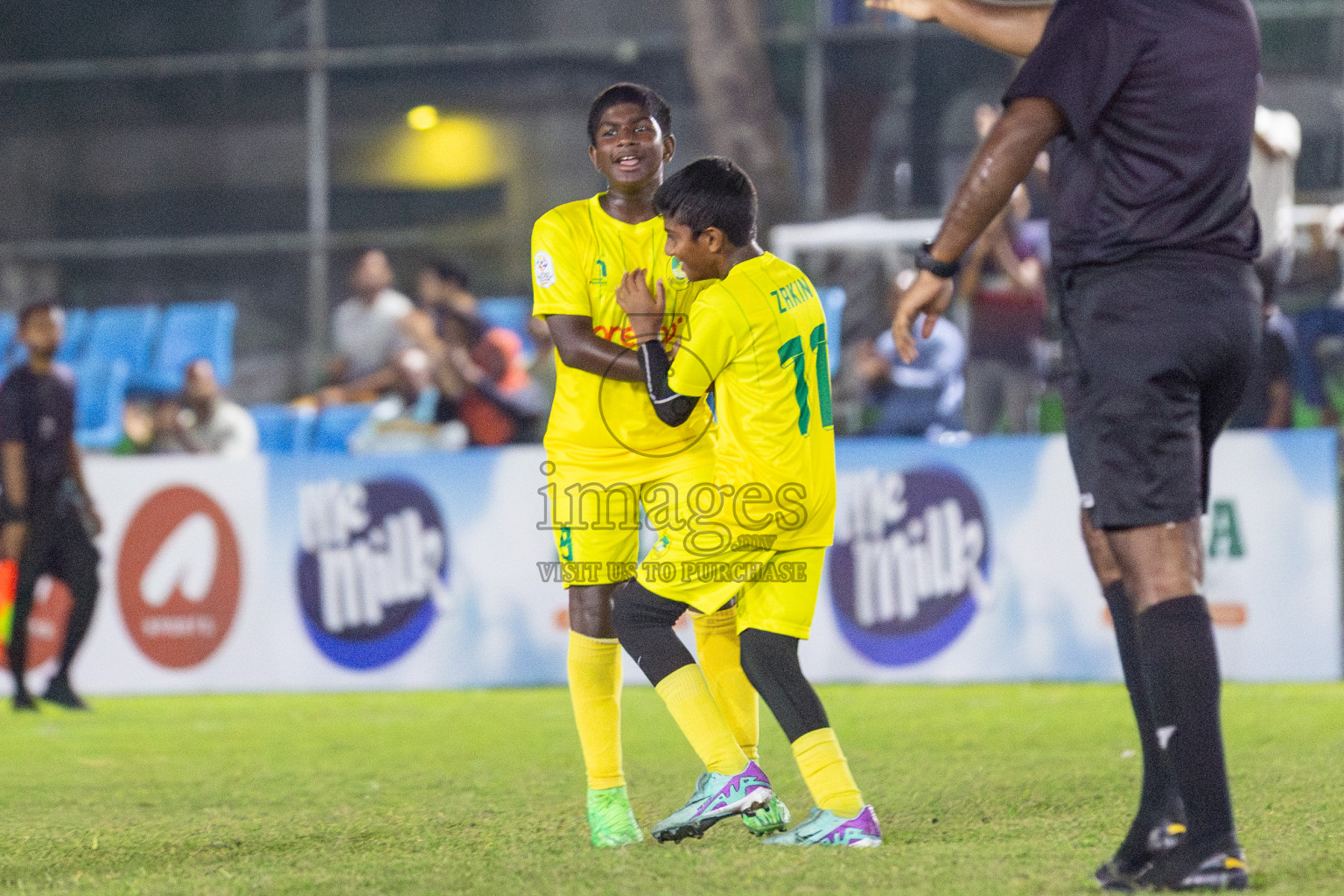 Maziya vs Hurriya (U12) in Day 4 of Dhivehi Youth League 2024 held at Henveiru Stadium on Thursday, 28th November 2024. Photos: Shuu Abdul Sattar/ Images.mv