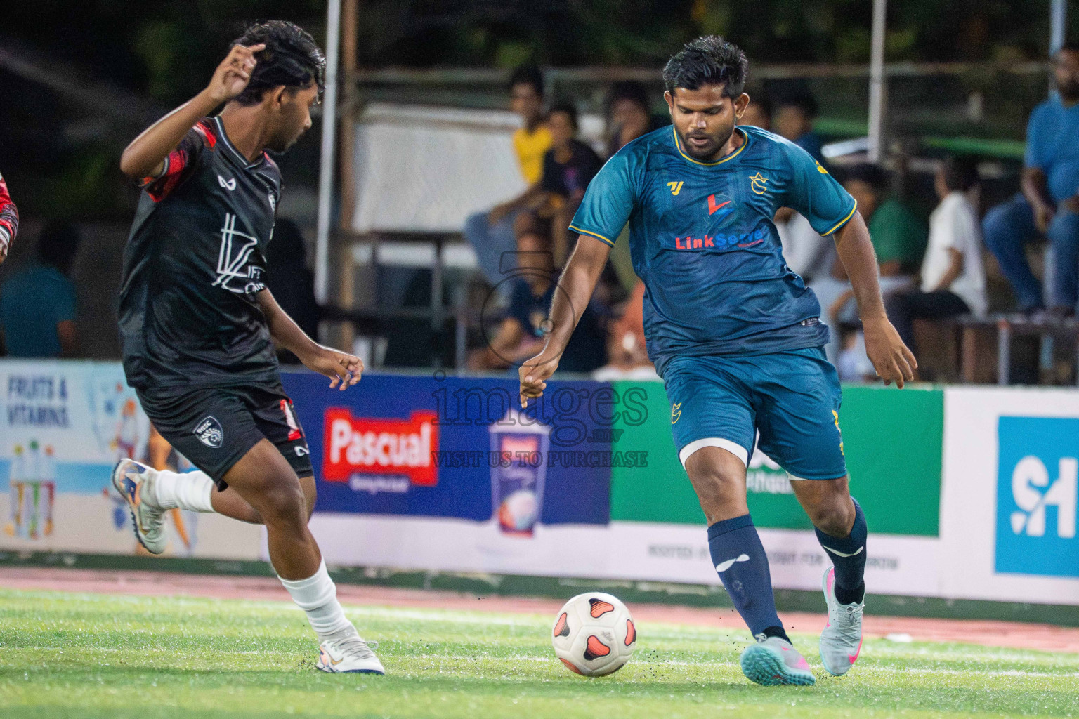 G Star SC VS BGSC in Day 1 - Fonadhoo Youth Futsal Challenge 2025 was held in Fonadhoo Futsal Stadium, L. Fonadhoo, Maldives on Sunday, 26th October 2025 Photos: Arif Rasheed / images.mv