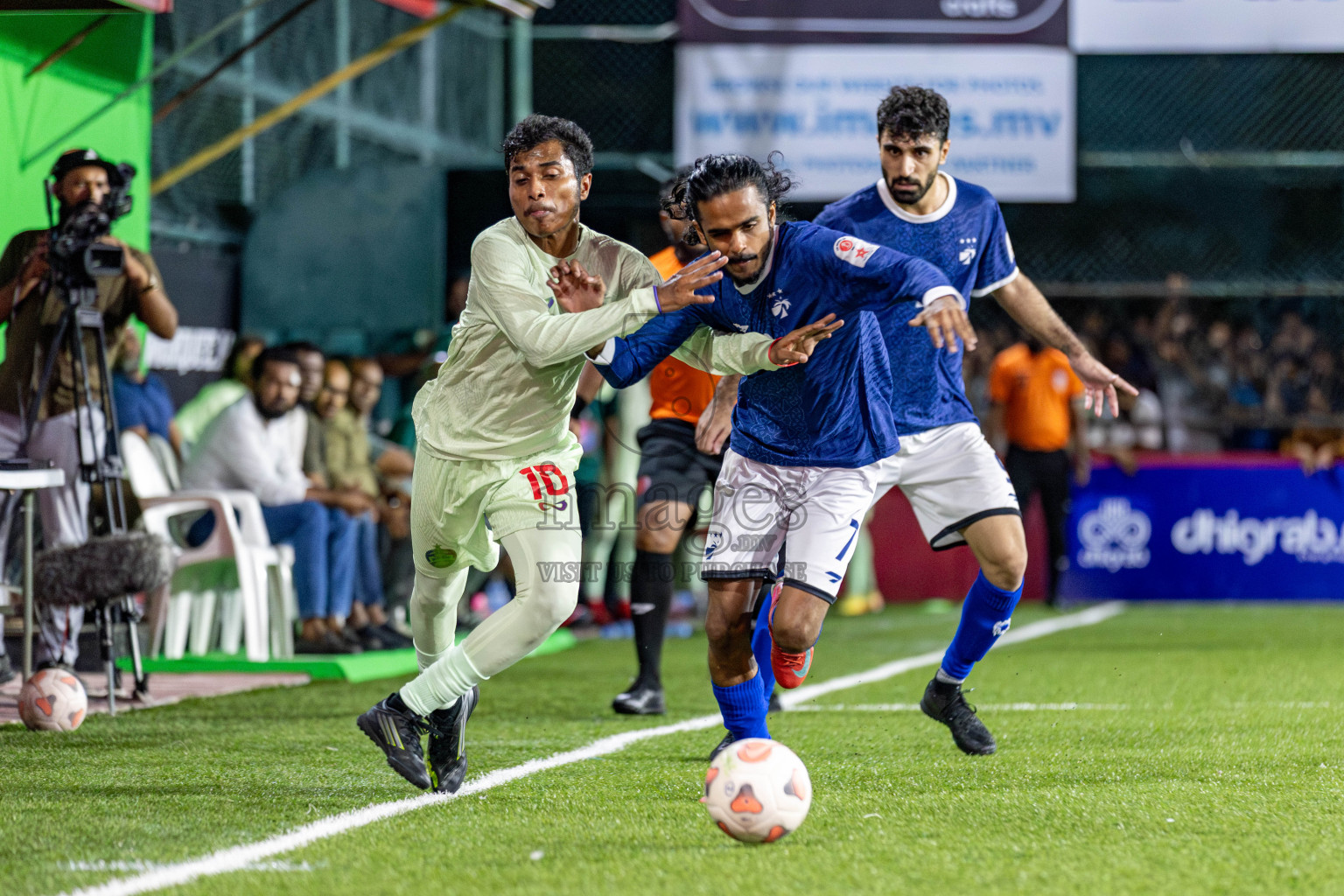 RRC vs MACL in the Quarter Finals of Club Maldives Cup 2025 was held in Rehendhi Futsal Ground, Hulhumale', Maldives on Friday, 17th October 2025. 
Photos: Ismail Thoriq, Hassan Simah / images.mv
