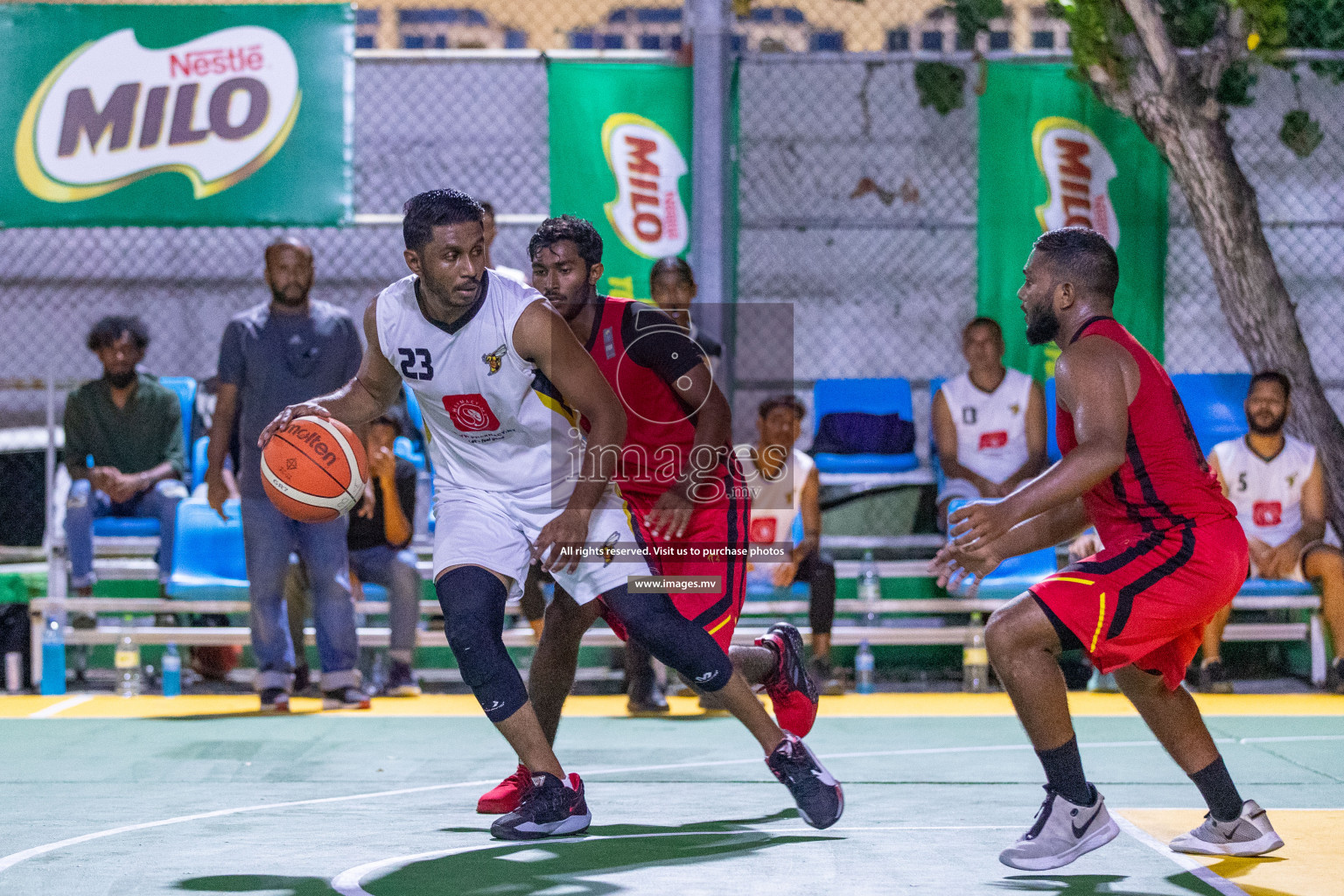 Finals of Weekend League 2021 was held on Monday, 6th December 2021, at Ekuveni Outdoor Basketball court Photos: Ismail Thoriq / images.mv