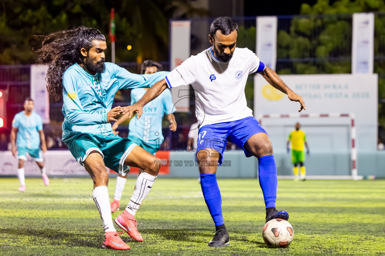 Hithaadhoo vs Kamadhoo in Quater Finals of Better in Baa Futsal Fiesta 2025 Men's division held in B. Eydhafushi, Maldives on Thursday, 13th November 2025. Photos: Nausham Waheed / images.mv