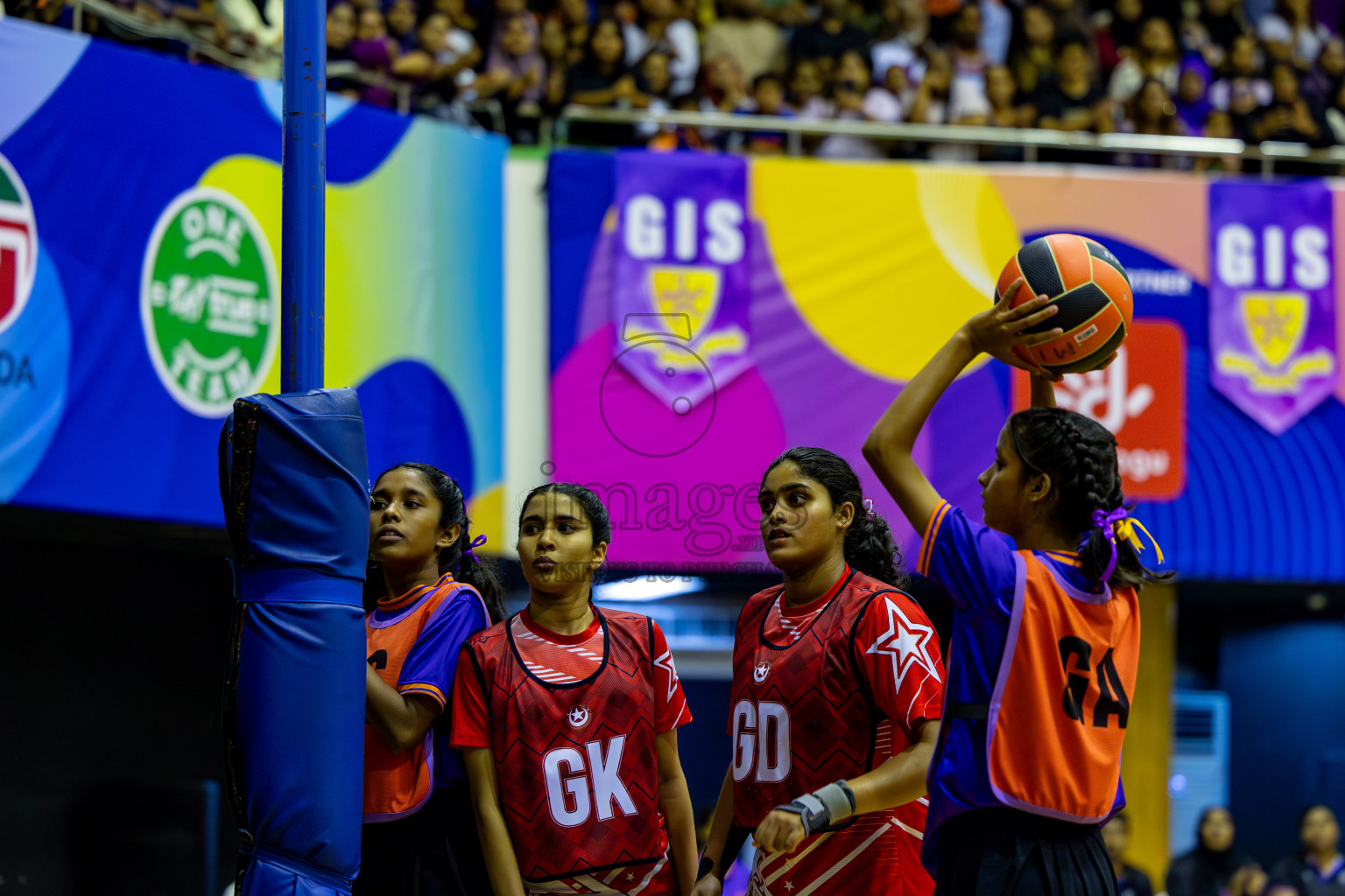 Iskandhar School vs Ghiyasuddin International School in the U15 Finals of Inter-school Netball Tournament held in Social Center at Male', Maldives on Monday, 26th August 2024. Photos: Hassan Simah / images.mv