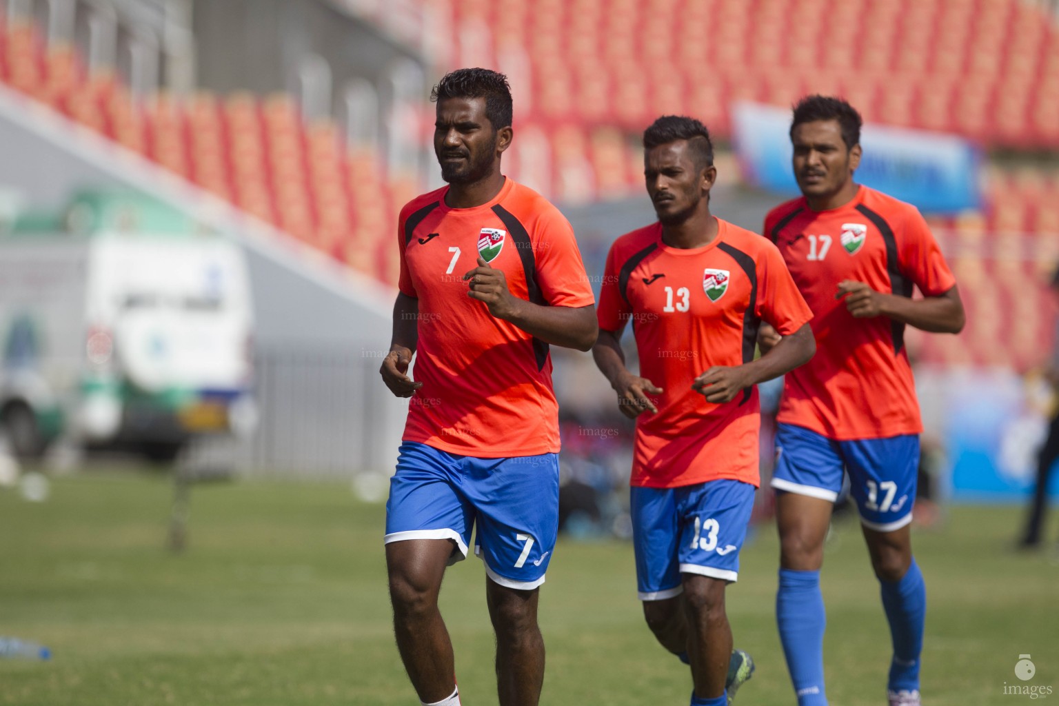 Players of Maldives and Bangladesh in SAFF Suzuki Cup played in Trivandrum International Stadium in Thiruvananthapuram, India, Saturday, December 26, 2015. (Images.mv Photo: Mohamed Ahsan)