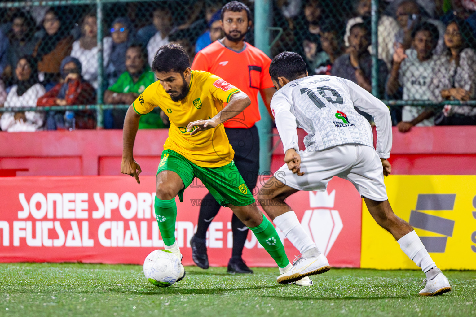 GA Gemanafushi vs GDh Vaadhoo on Day 35 of Golden Futsal Challenge 2024 was held on Tuesday, 20th February 2024, in Hulhumale', Maldives
Photos: Mohamed Mahfooz Moosa, / images.mv